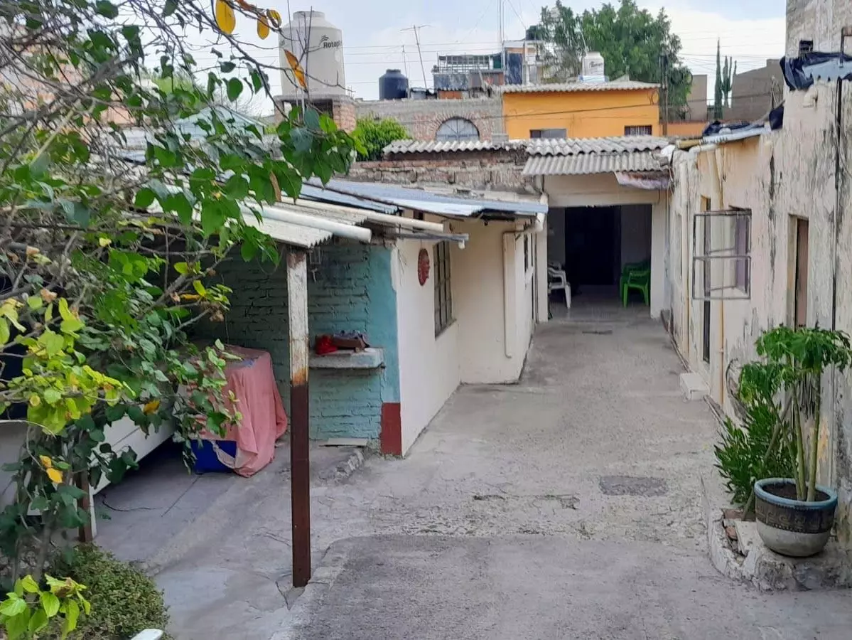 Casa Angelica — San Antonio, San Miguel de Allende — photo 5 — charming courtyard with authentic character