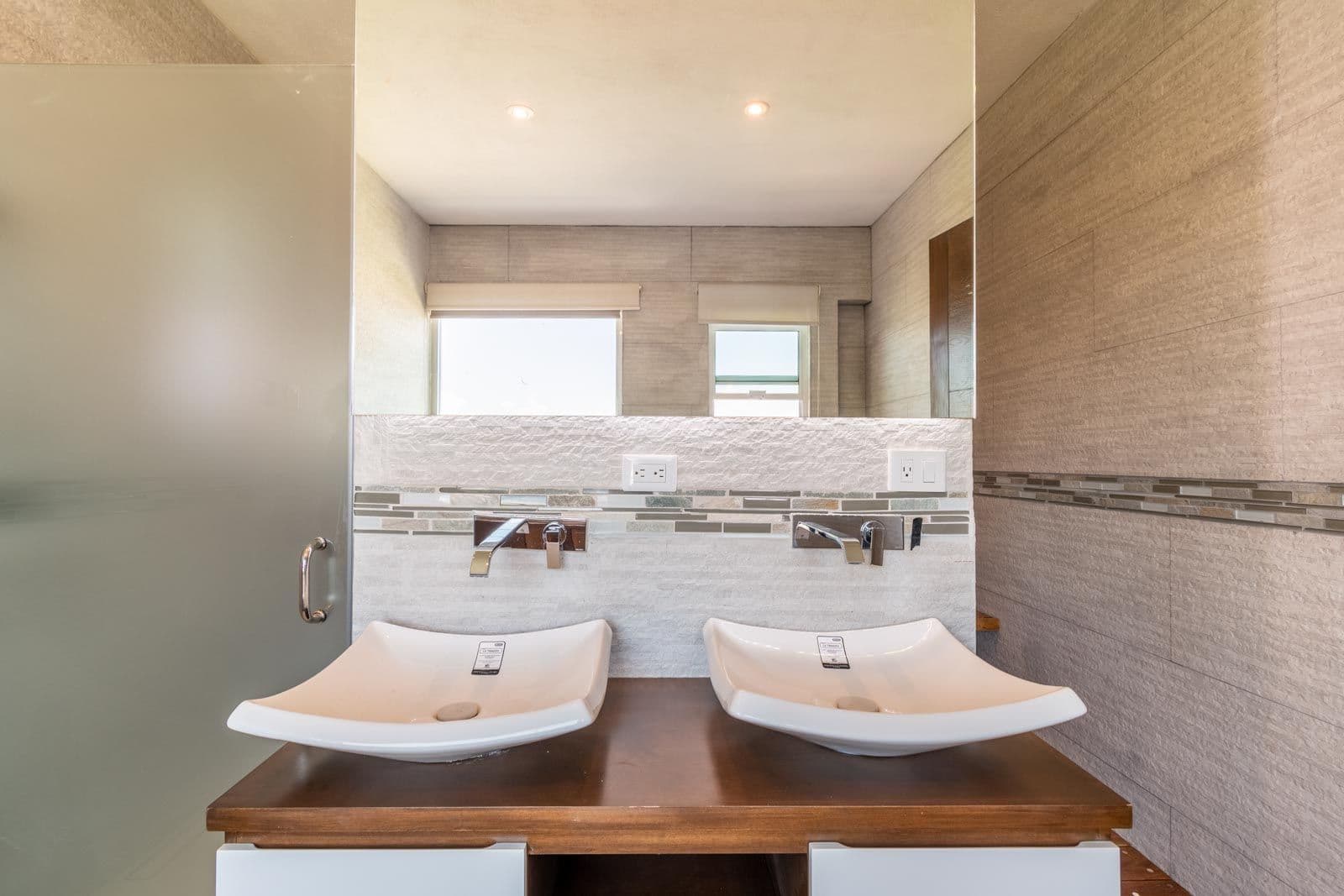 Casa Verona — El Capricho, San Miguel de Allende — photo 14 — contemporary dual vanity spa retreat
