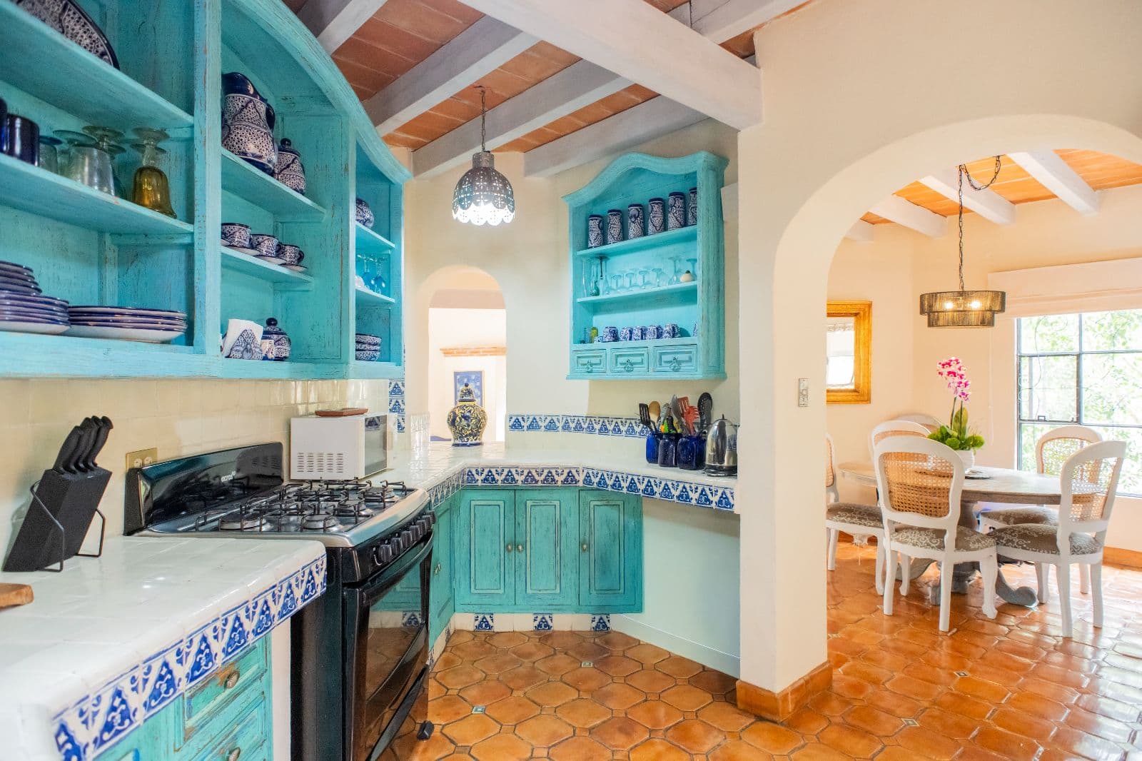 Mi Casita Linda — Atascadero (Arcos de San Miguel), San Miguel de Allende — photo 19 — charming turquoise kitchen, authentic colonial elegance