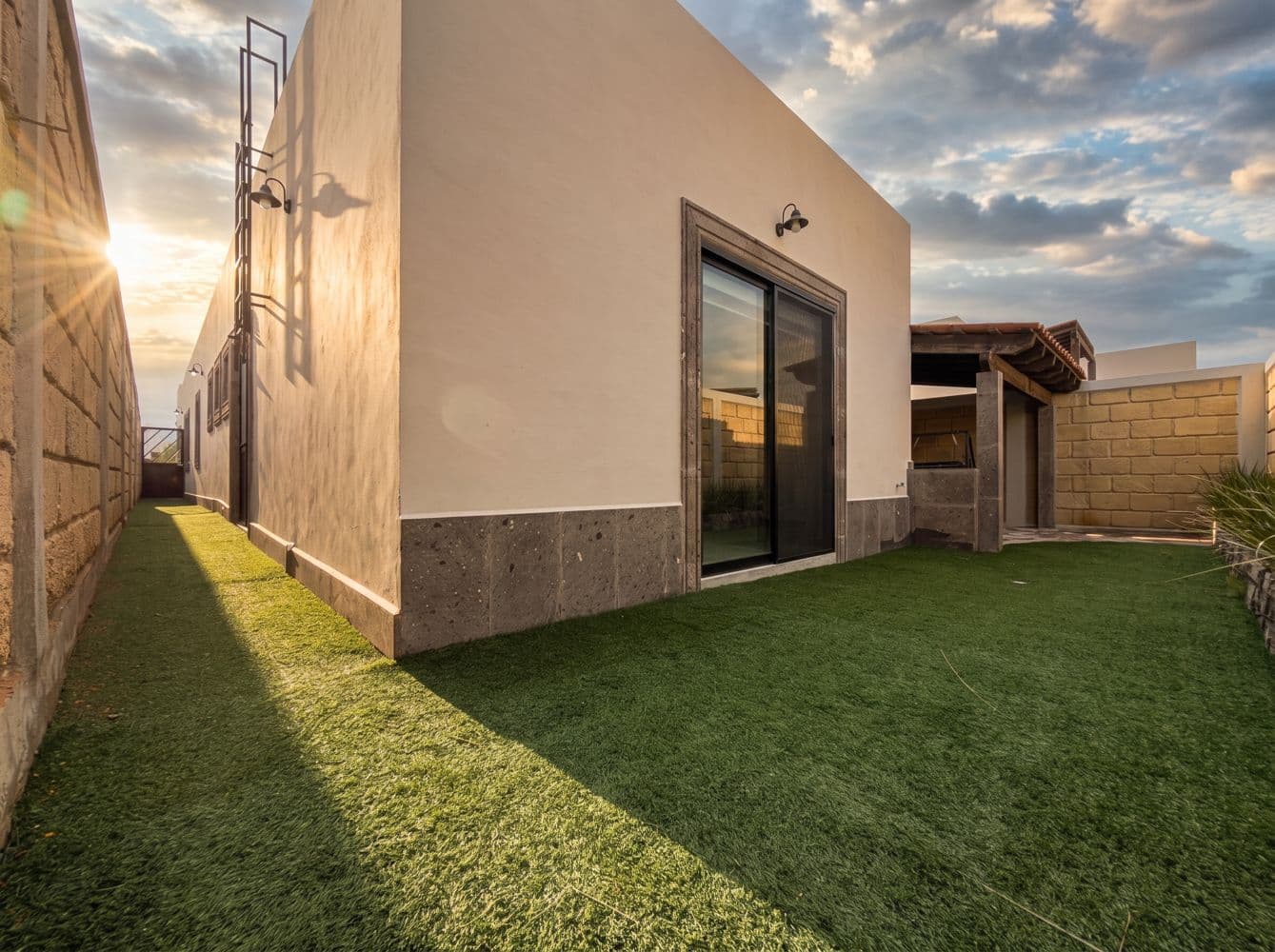 Casa Maple — Centro, San Miguel de Allende — photo 25 — contemporary courtyard, golden hour luminescence