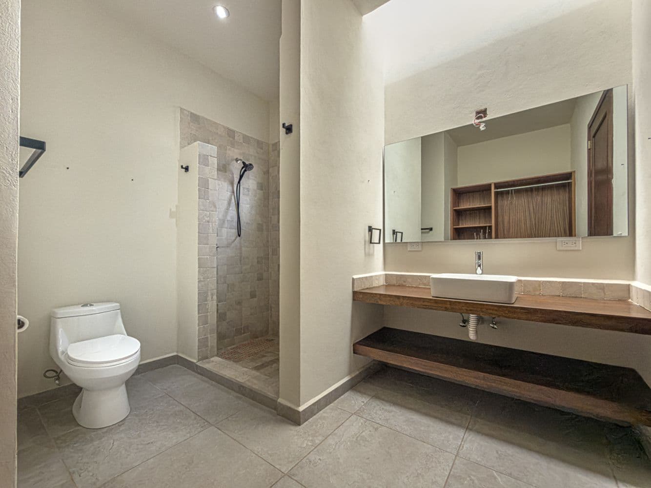 Casa Maple — Centro, San Miguel de Allende — photo 23 — spa-inspired contemporary master bath