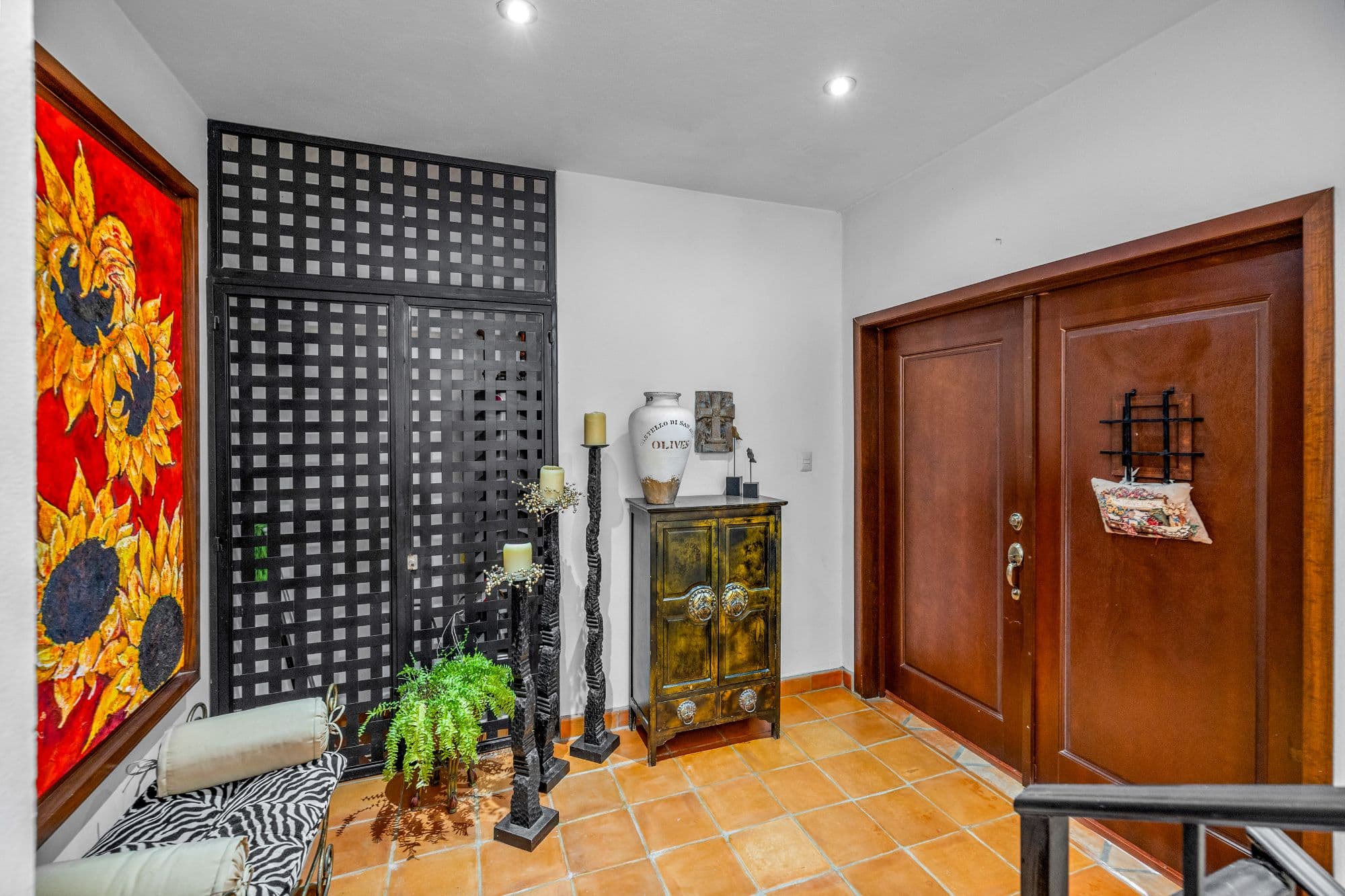 Condo Girasoles — San Miguel de Allende Centro, San Miguel de Allende — photo 9 — artfully curated eclectic entryway
