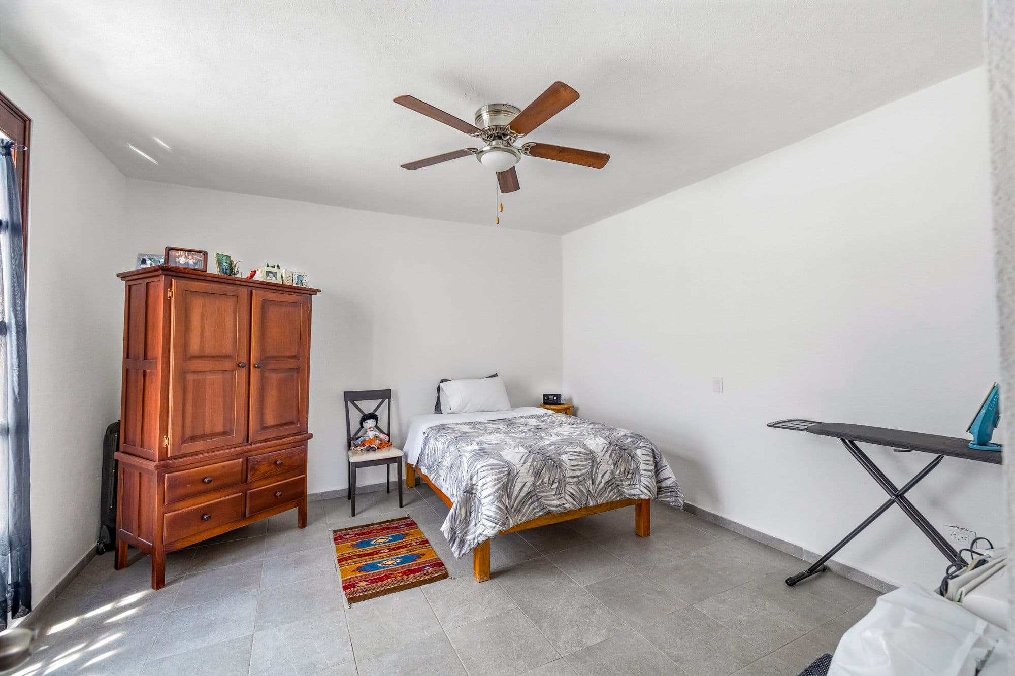 Departamentos San Rafael — San Rafael, San Miguel de Allende — photo 11 — serene bedroom with abundant natural light