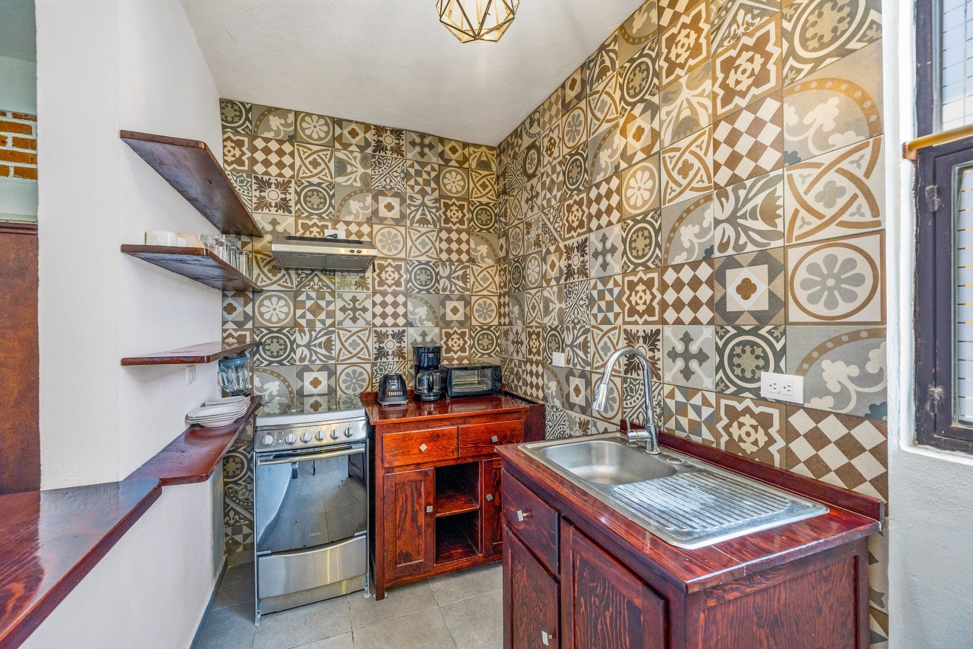 Departamentos San Rafael — San Rafael, San Miguel de Allende — photo 8 — authentic mexican kitchen, artisanal tilework