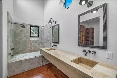 Casa Bamboo — Ojo de Agua, San Miguel de Allende — photo 14 — spa-inspired master bath retreat