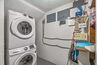 Casa Bamboo — Ojo de Agua, San Miguel de Allende — photo 24 — efficient laundry room, modern conveniences