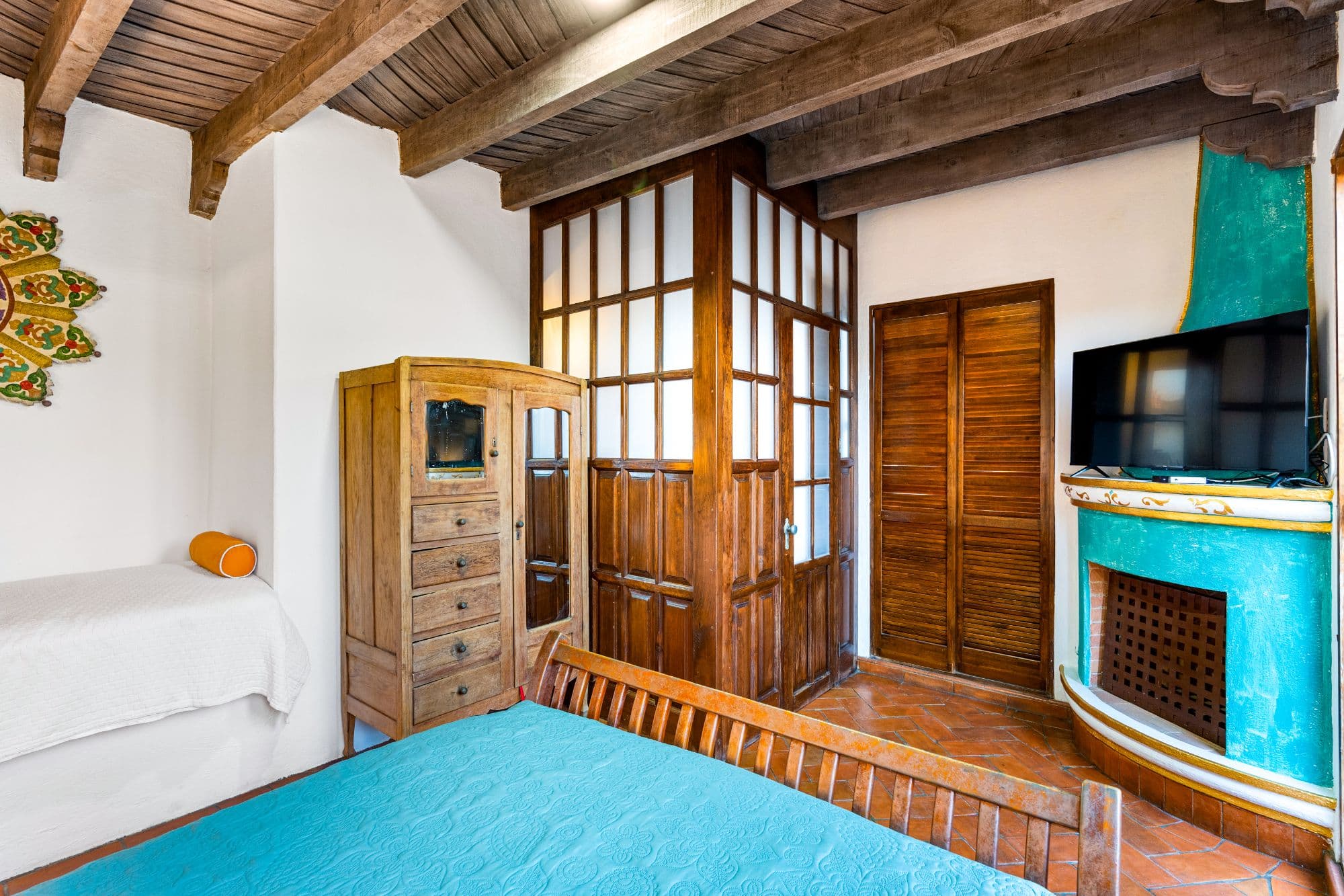 Casa Maria — San Miguel de Allende Centro, San Miguel de Allende — photo 26 — authentic colonial charm, rustic wood beams