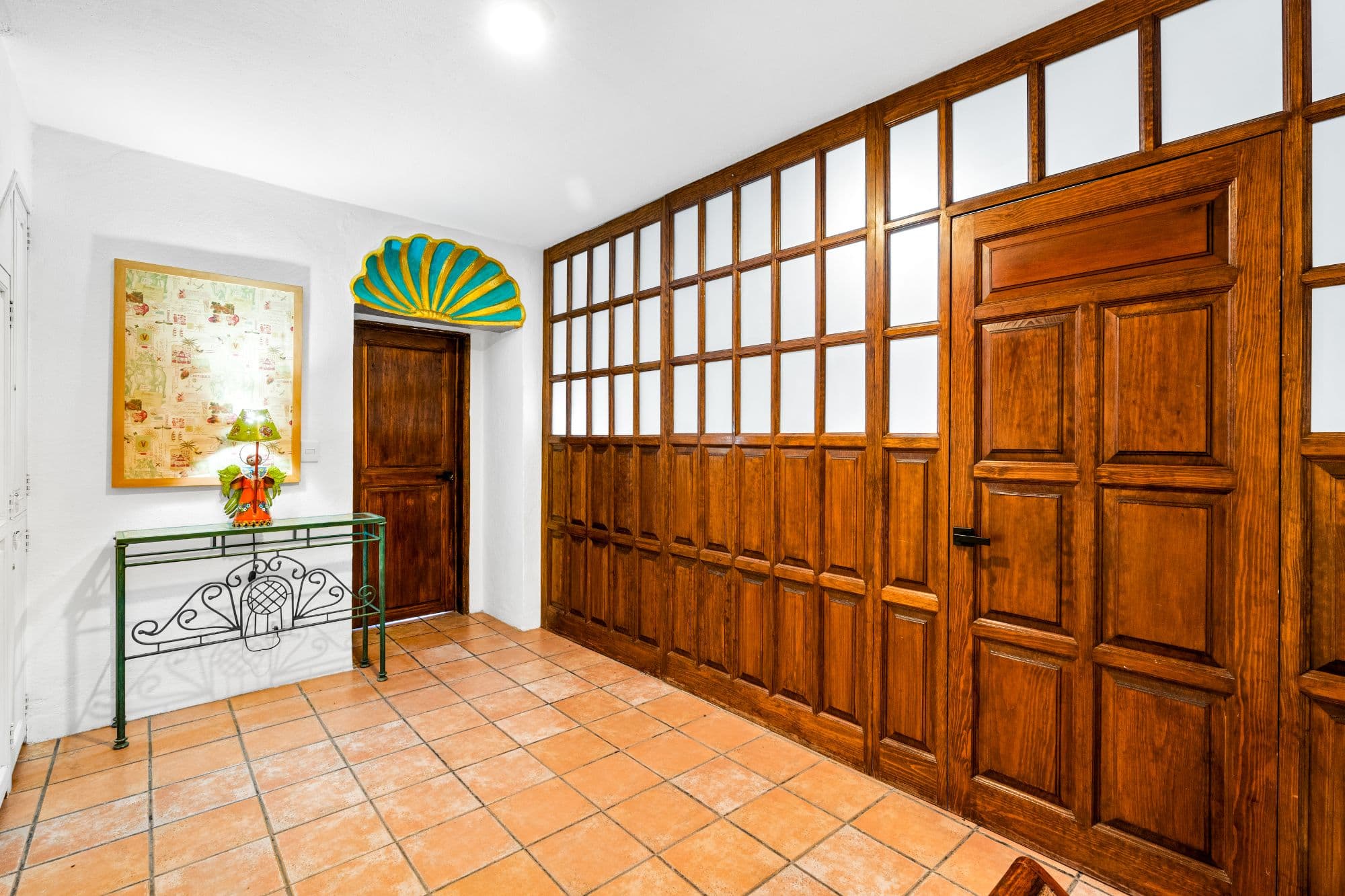 Casa Maria — San Miguel de Allende Centro, San Miguel de Allende — photo 14 — charming colonial entryway, soaring timber details