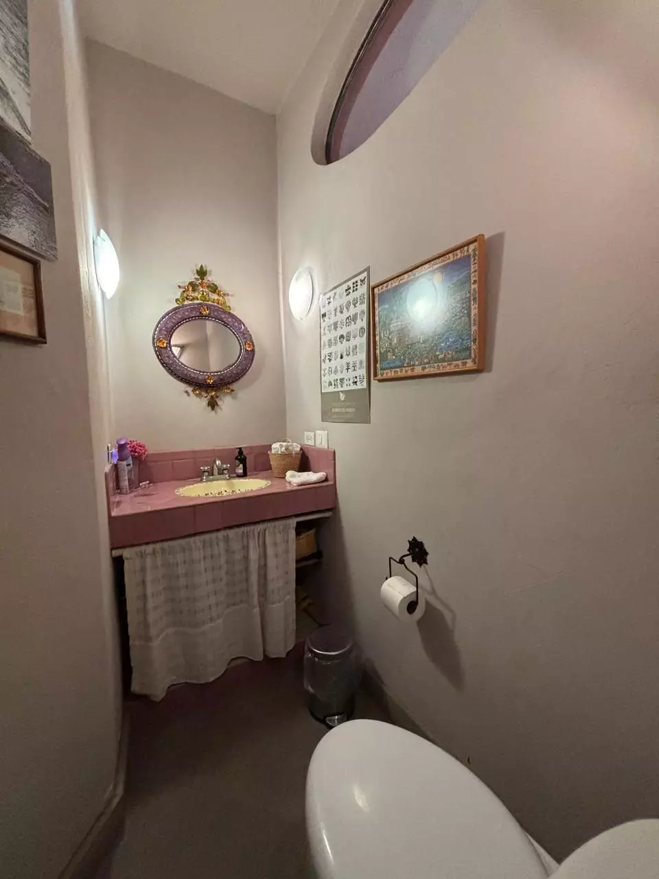 Casa Concha — Guadalupe, San Miguel de Allende — photo 4 — charming powder room, ornate mirror accents