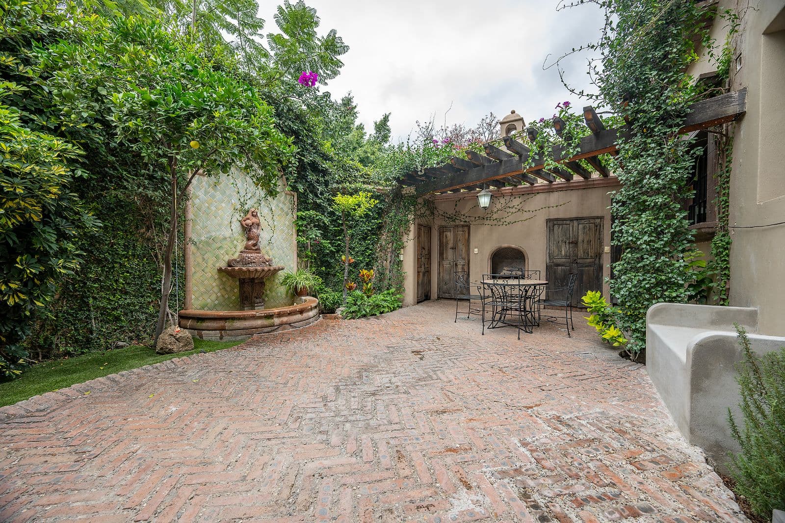 Casa Fia — Centro, San Miguel de Allende — photo 12 — enchanting courtyard oasis, lush tropical gardens