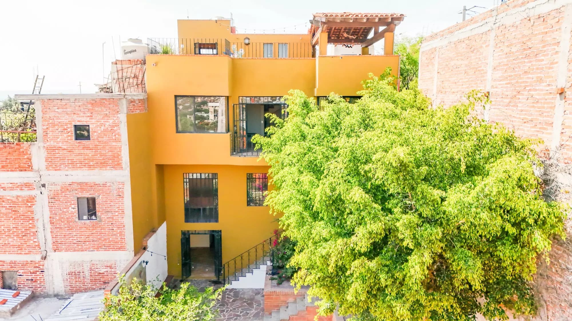 CASA LINDA — Lindavista, San Miguel de Allende — photo 37 — vibrant contemporary home, lush gardens