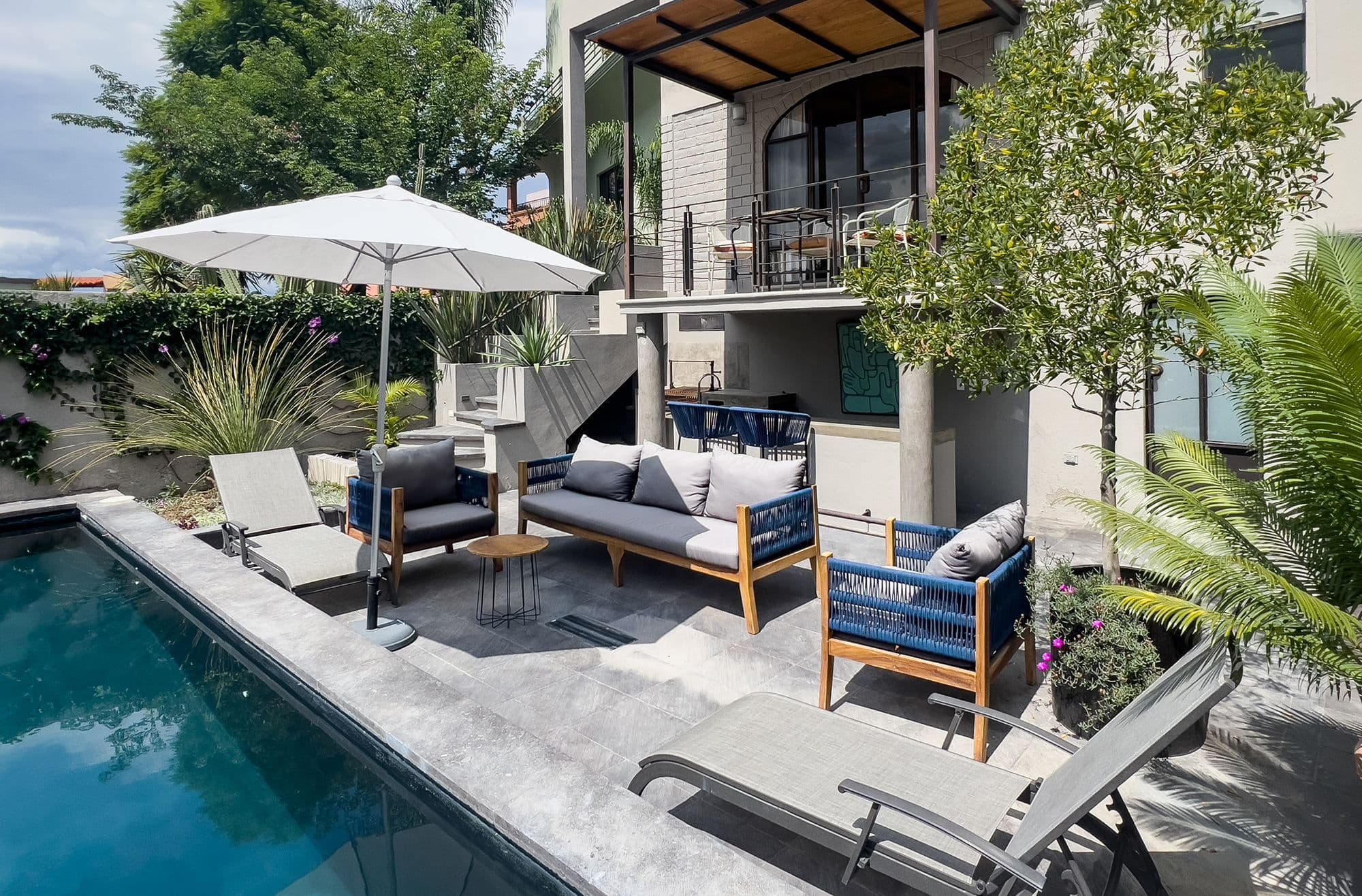 Casa Esplendida — Ojo de Agua, San Miguel de Allende — photo 27 — sophisticated poolside entertaining oasis