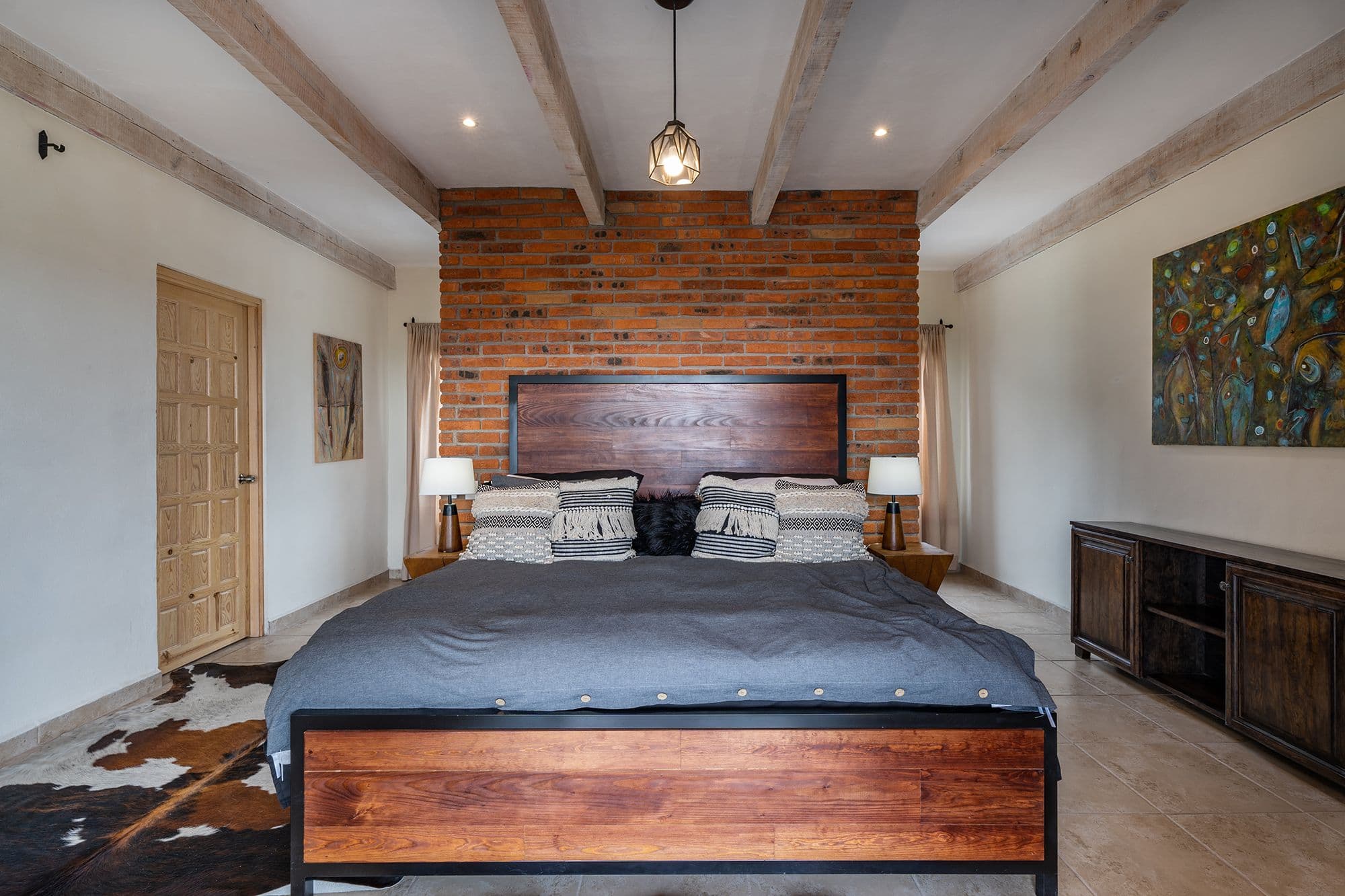 Casa Esplendida — Ojo de Agua, San Miguel de Allende — photo 9 — rustic-chic master retreat with exposed beams