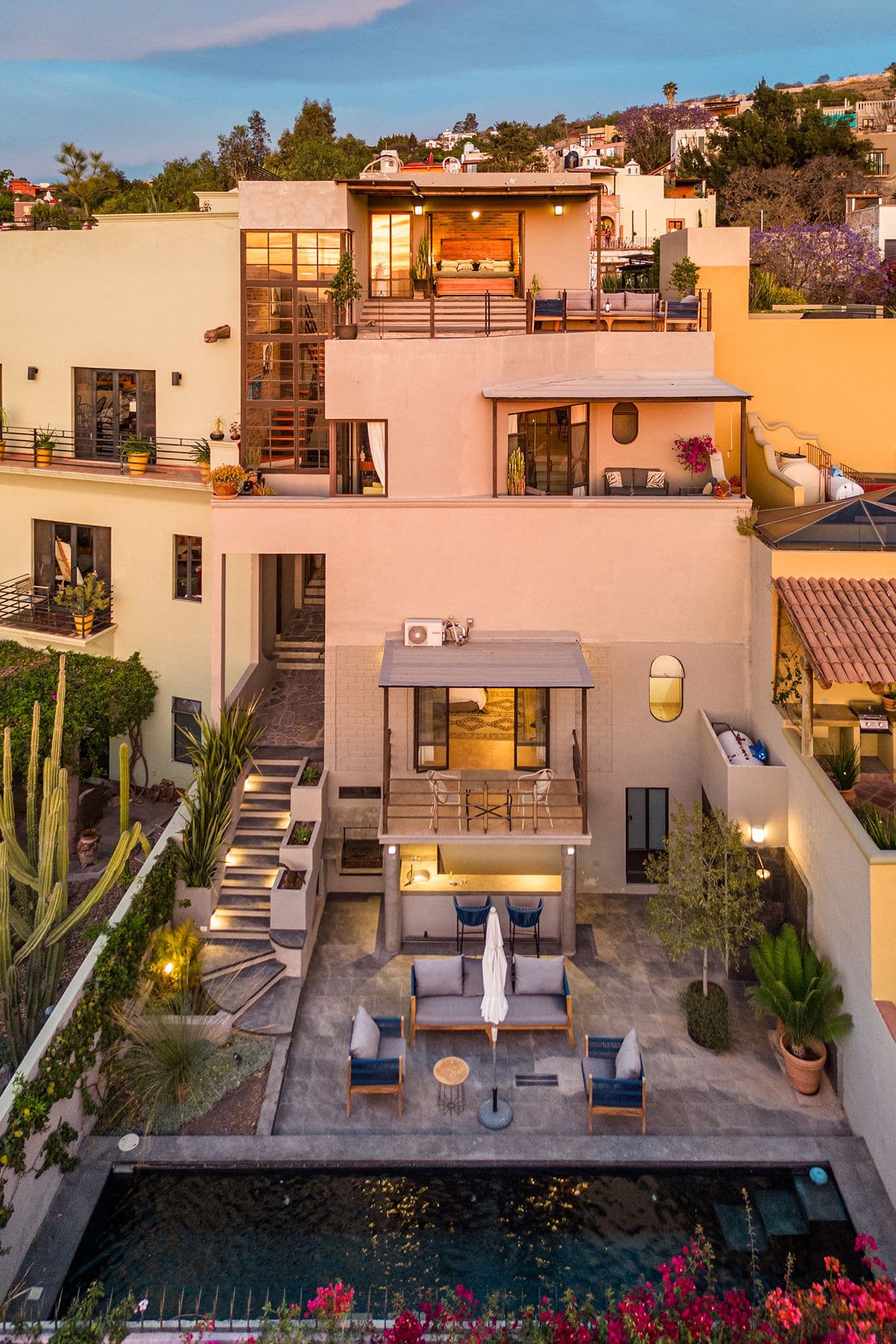Casa Esplendida — Ojo de Agua, San Miguel de Allende — photo 31 — sophisticated courtyard oasis, poolside luxury living