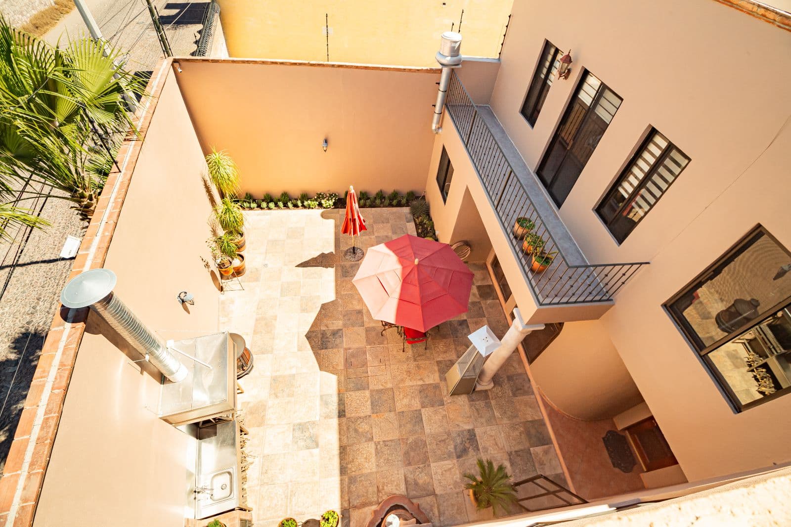 Casa Sí — Atascadero (Arcos de San Miguel), San Miguel de Allende — photo 21 — sun-drenched courtyard with traditional charm