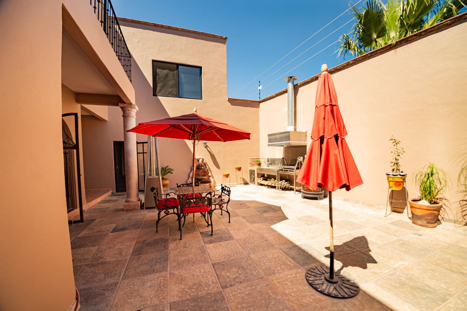 Casa Sí — Atascadero (Arcos de San Miguel), San Miguel de Allende — photo 12 — sunlit courtyard with resort-style amenities
