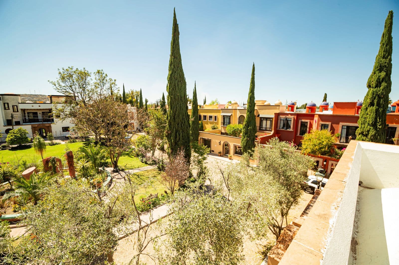 Casa Sí — Atascadero (Arcos de San Miguel), San Miguel de Allende — photo 24 — vibrant colonial charm, lush gardens, cypress sentinels