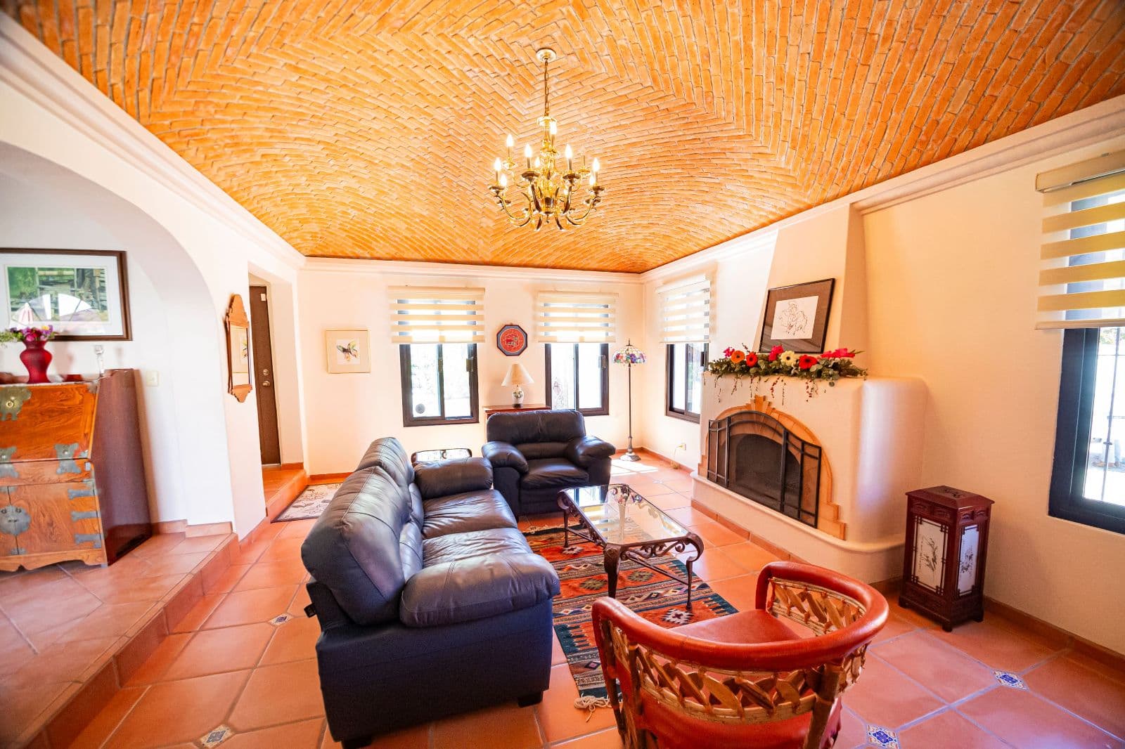 Casa Sí — Atascadero (Arcos de San Miguel), San Miguel de Allende — photo 4 — stunning terracotta sanctuary with soaring wood ceilings
