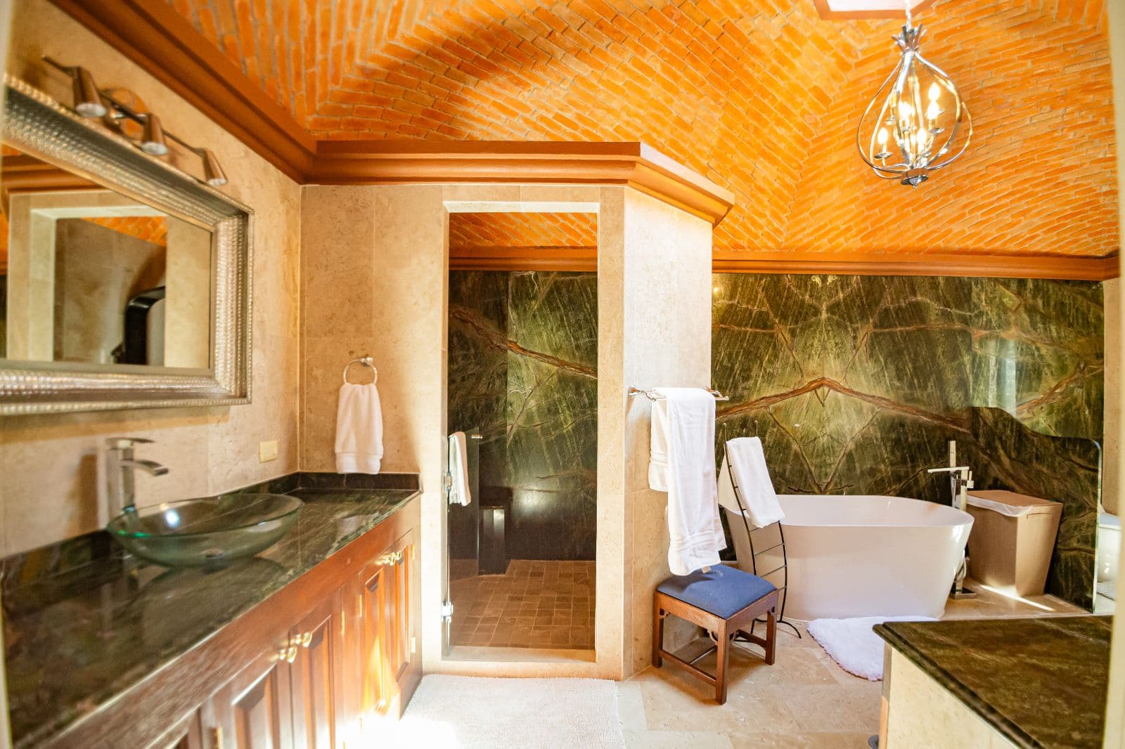 Casa Sí — Atascadero (Arcos de San Miguel), San Miguel de Allende — photo 15 — warm spa-like master bath sanctuary