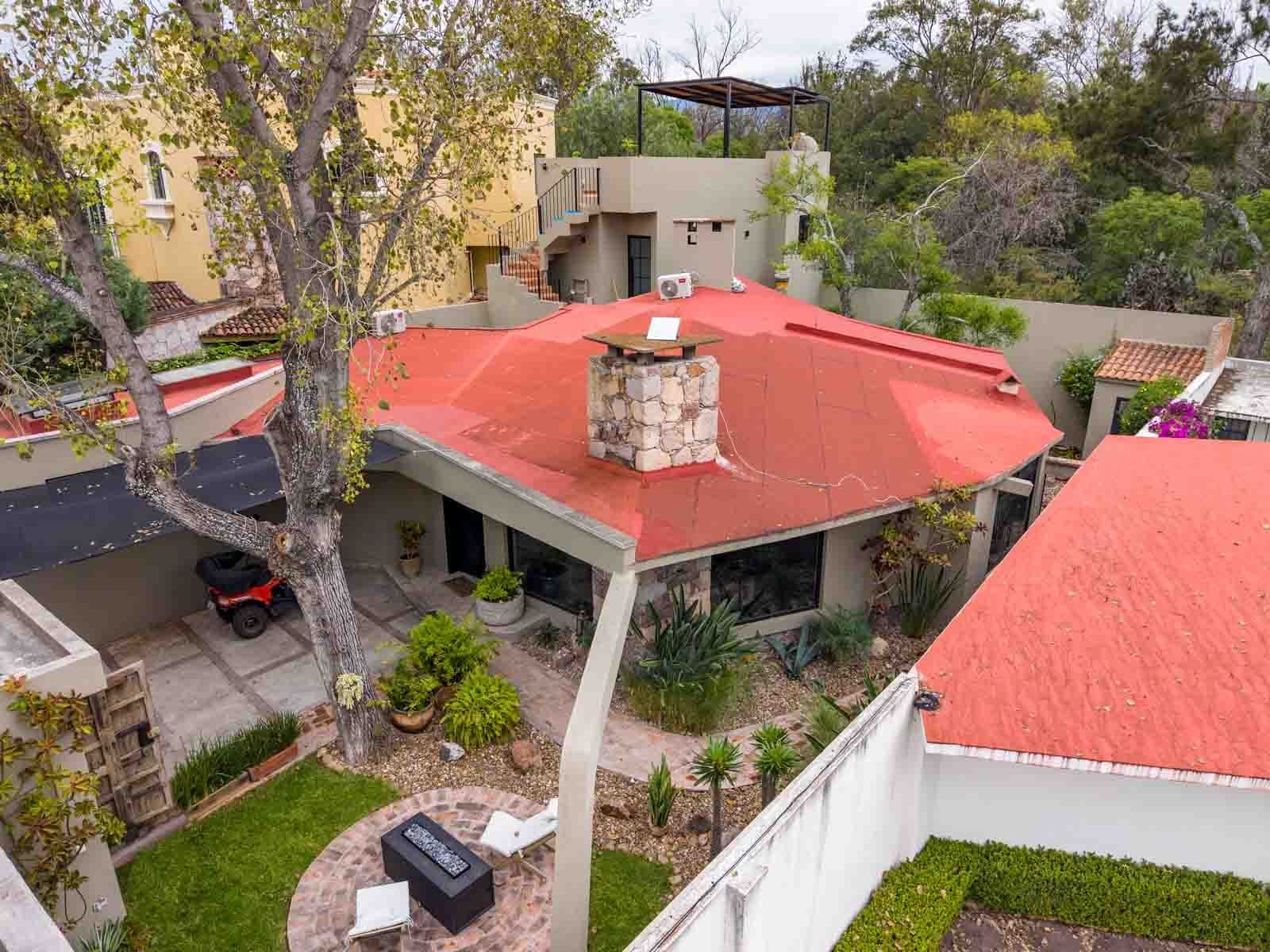Casa Vista del Cielo — Atascadero (Arcos de San Miguel), San Miguel de Allende — photo 22 — vibrant rooftop with architectural charm