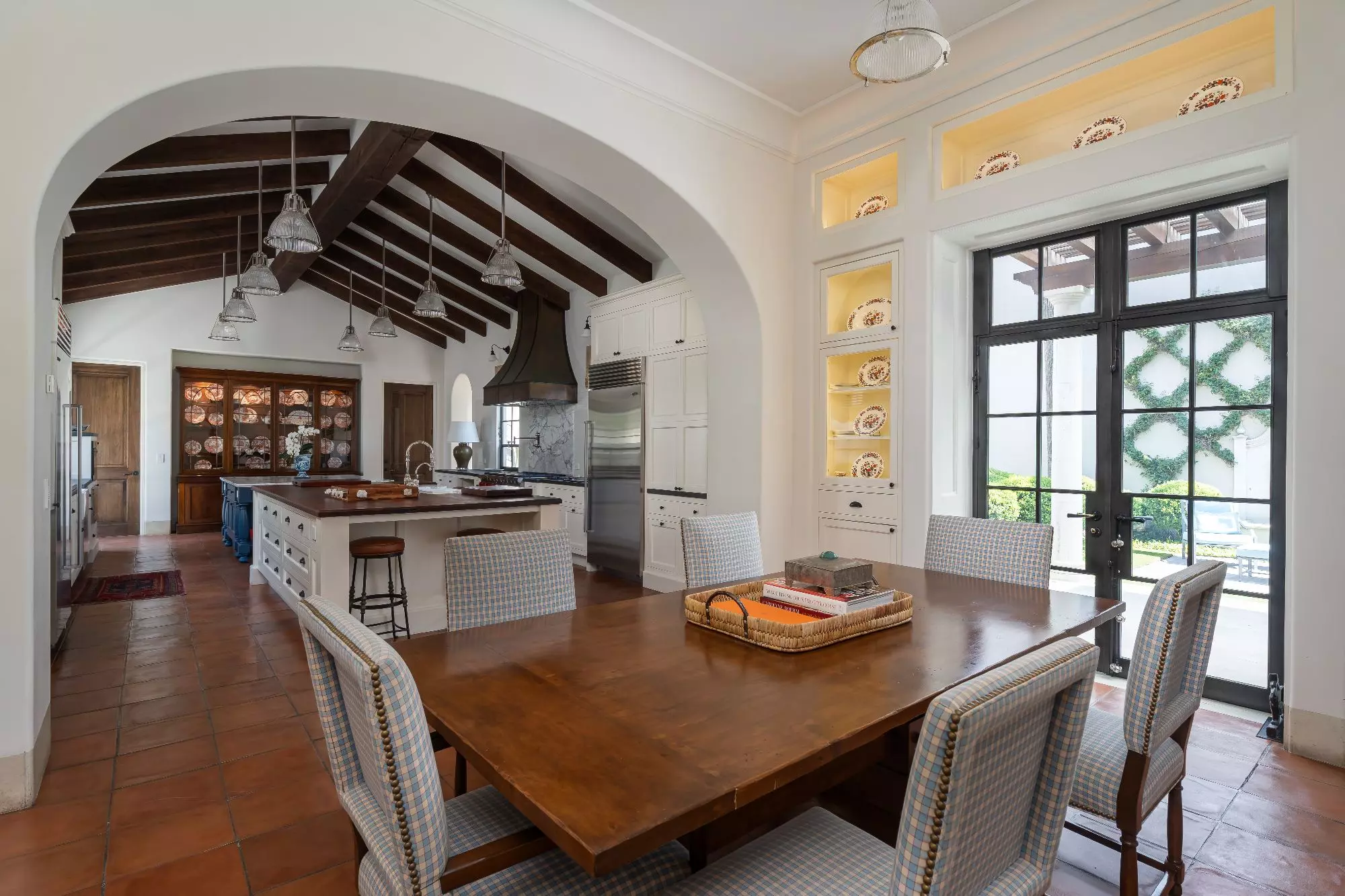 Casa Sienna — Atascadero (Arcos de San Miguel), San Miguel de Allende — photo 6 — elegant hacienda dining and kitchen space