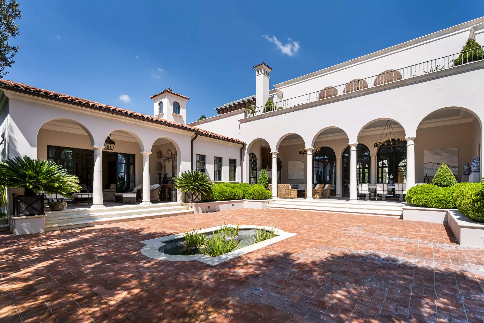 Casa Sienna — Atascadero (Arcos de San Miguel), San Miguel de Allende — photo 5 — serene courtyard oasis, colonial elegance