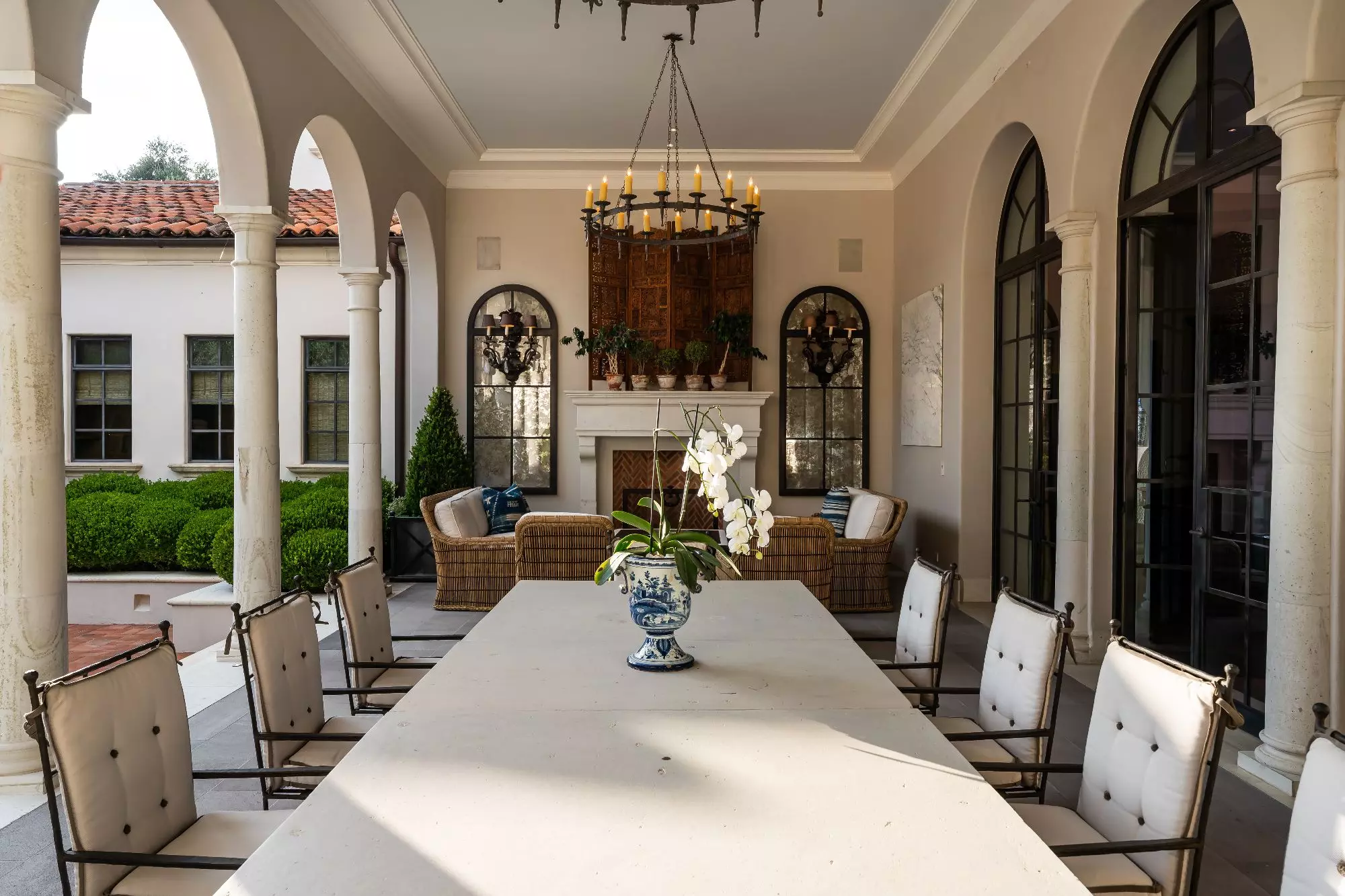 Casa Sienna — Atascadero (Arcos de San Miguel), San Miguel de Allende — photo 14 — elegant covered loggia, timeless architectural charm