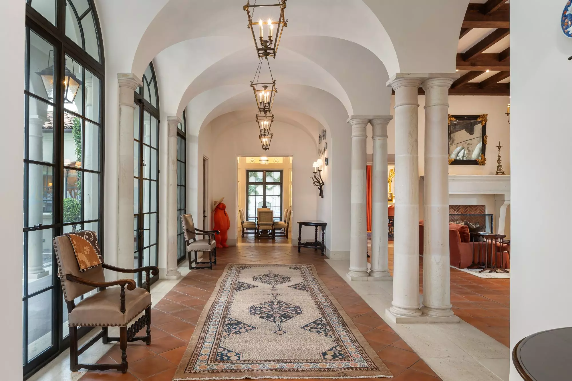 Casa Sienna — Atascadero (Arcos de San Miguel), San Miguel de Allende — photo 15 — elegant arched colonnade with natural light