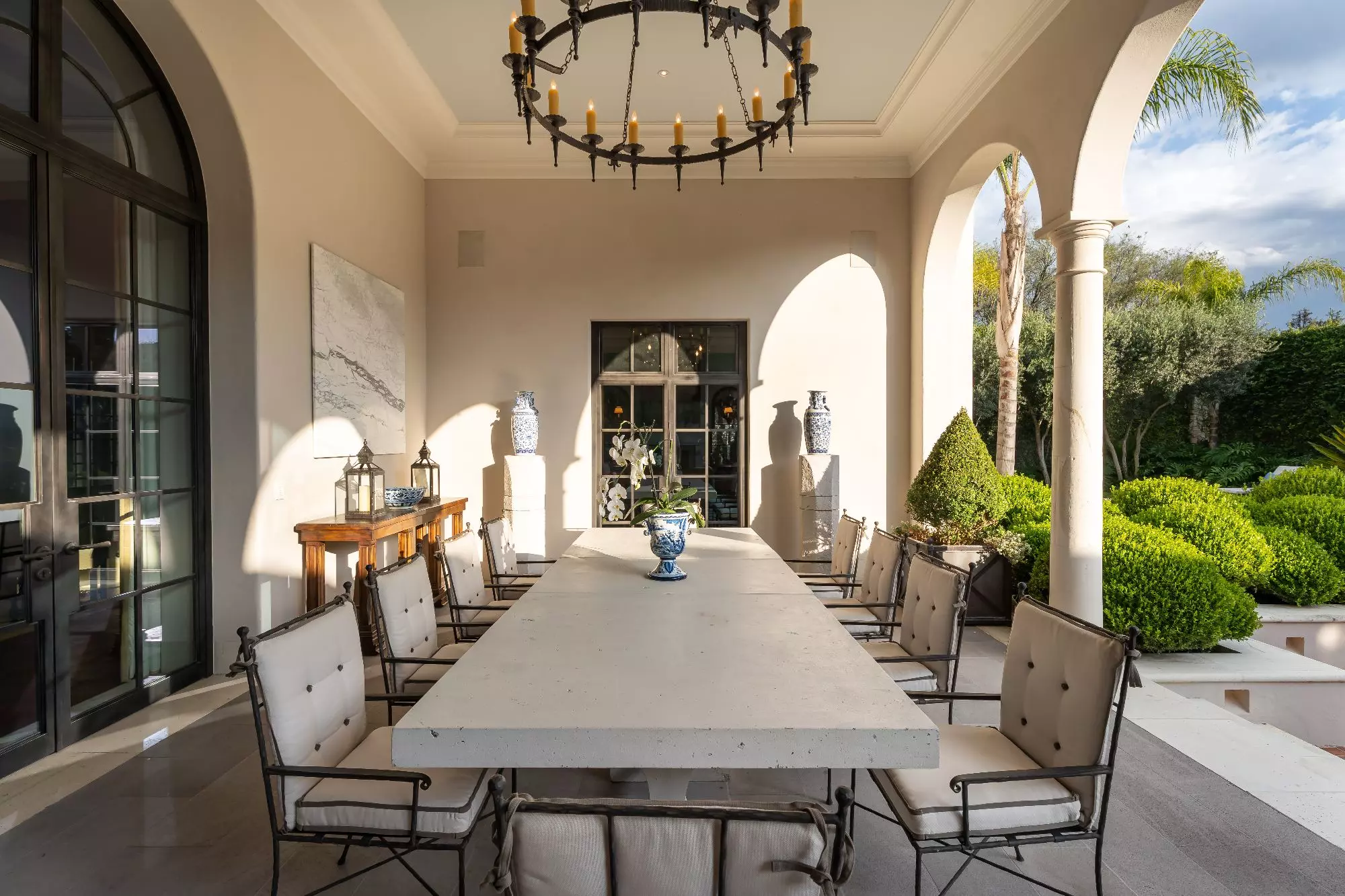 Casa Sienna — Atascadero (Arcos de San Miguel), San Miguel de Allende — photo 12 — luminous arcaded dining terrace