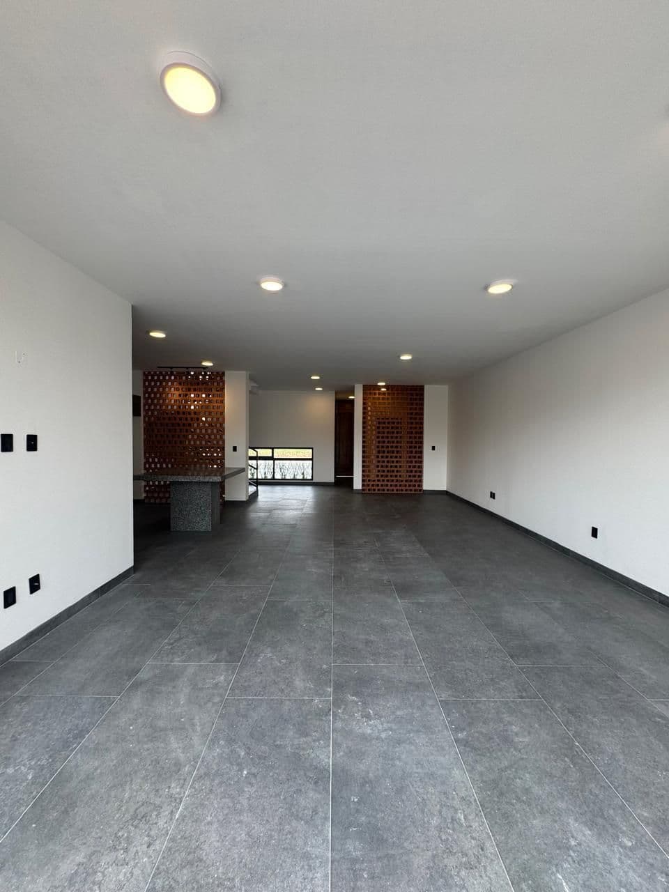 Casa Lavanda — Zirándaro, San Miguel de Allende — photo 4 — sophisticated open-plan living space