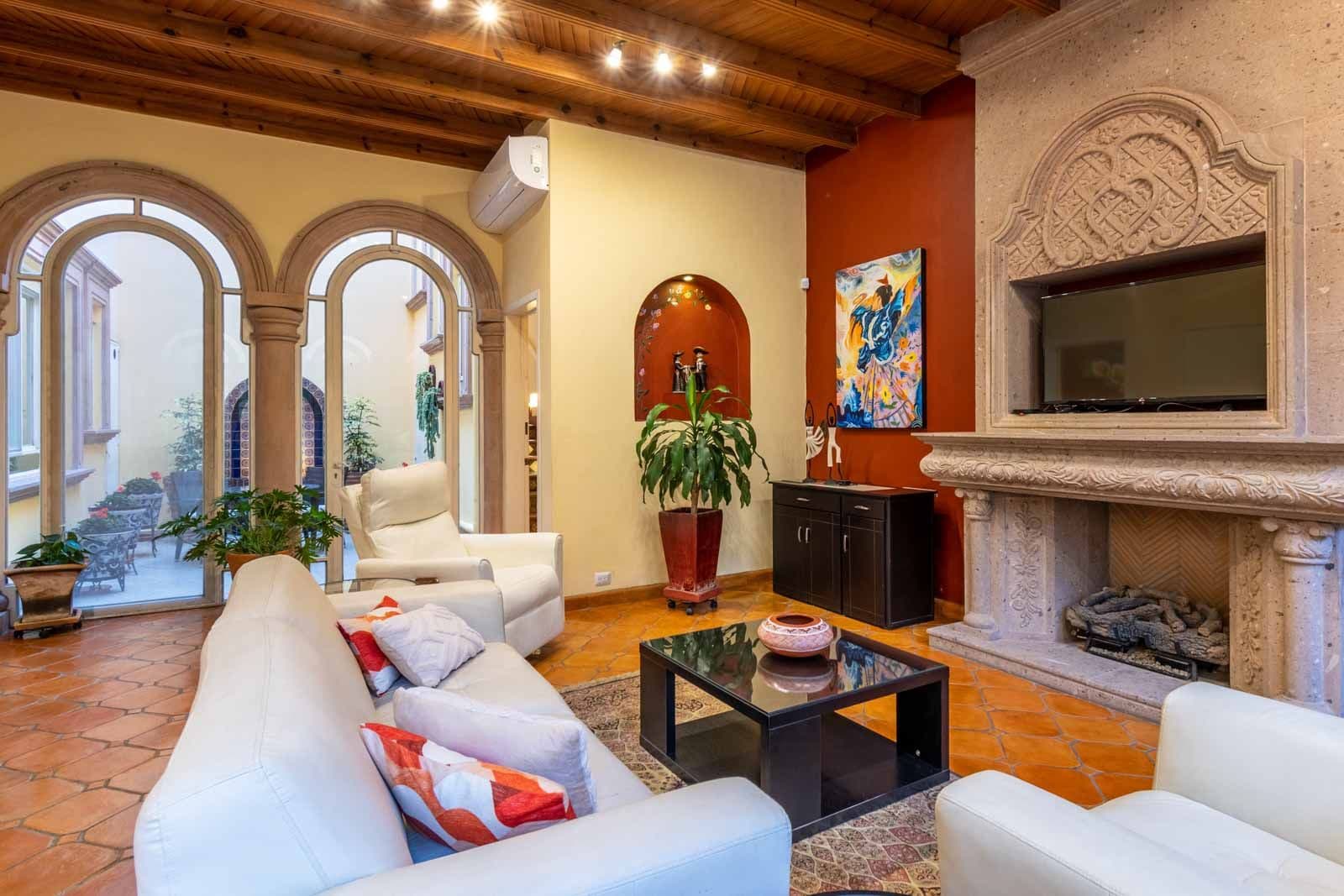 CASA ARCO de LUZ — Guadalupe, San Miguel de Allende — photo 7 — luminous colonial living with soaring ceilings
