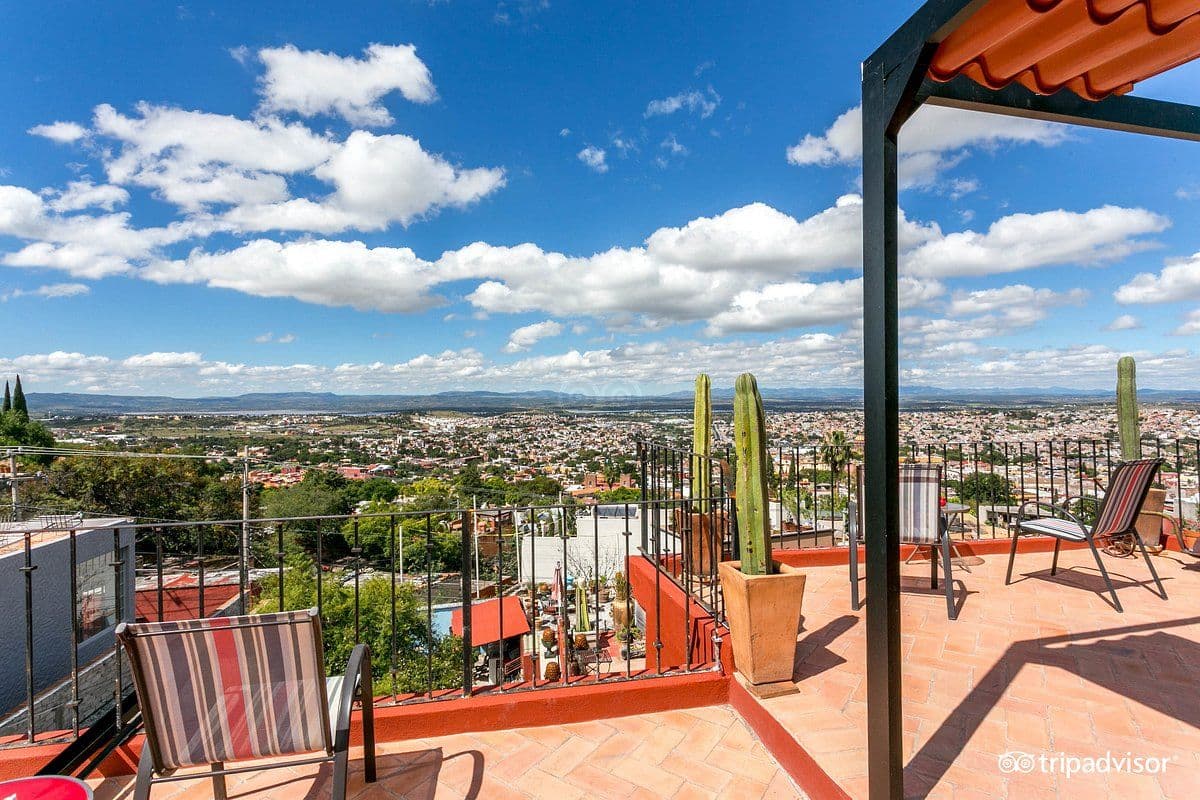 CASA CINCO PATIOS CENTRO β Centro, San Miguel de Allende β photo 14 β panoramic hilltop terrace, endless valley views