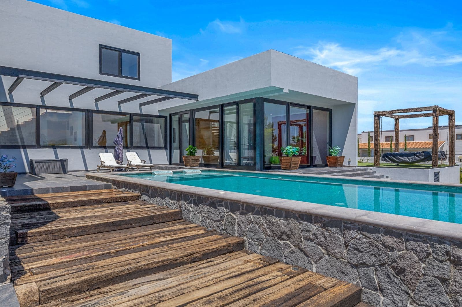 The Dream House — Zirándaro, San Miguel de Allende — photo 20 — contemporary luxury with resort-style pool