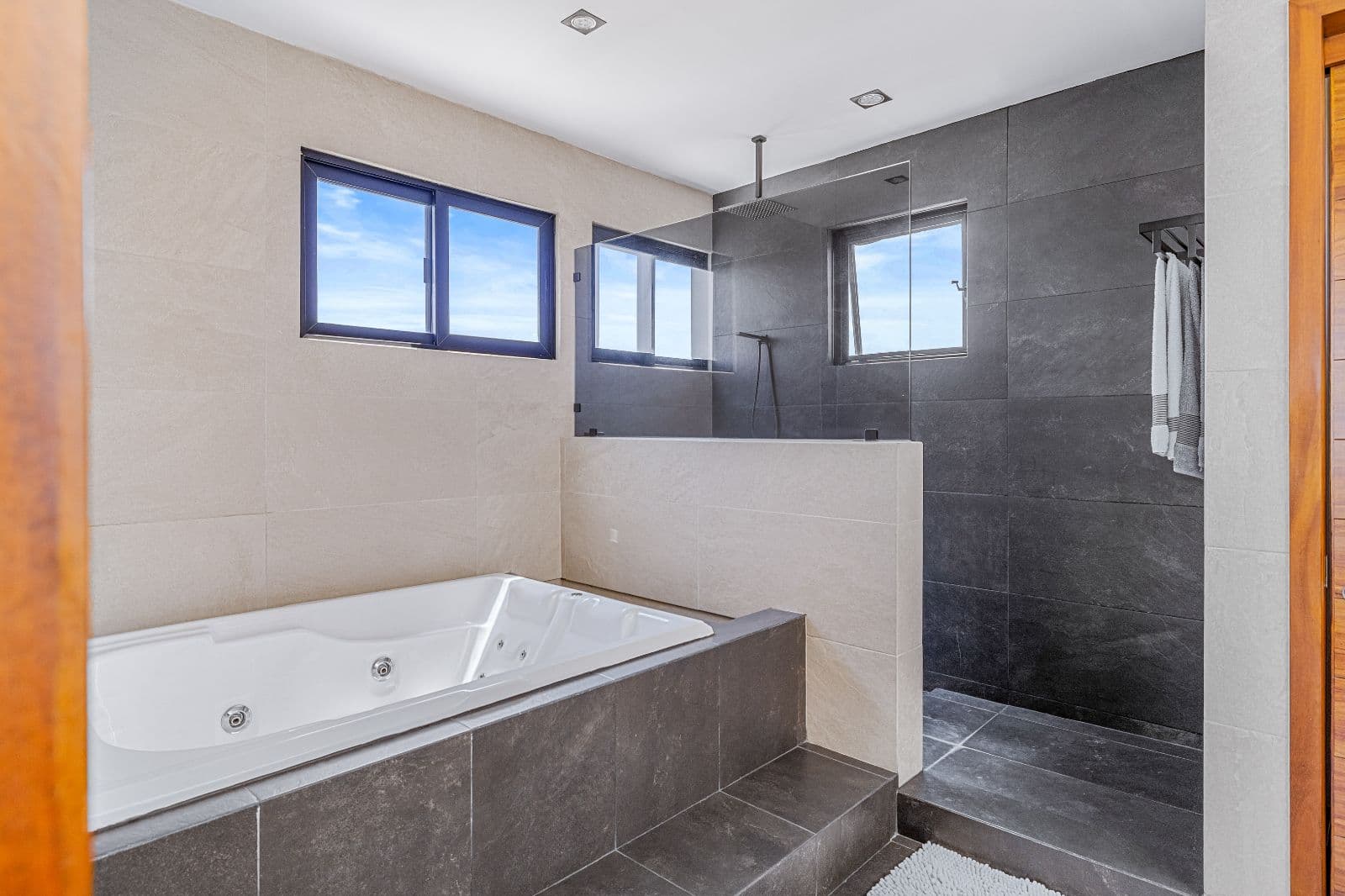 The Dream House — Zirándaro, San Miguel de Allende — photo 17 — spa-inspired ensuite with panoramic views