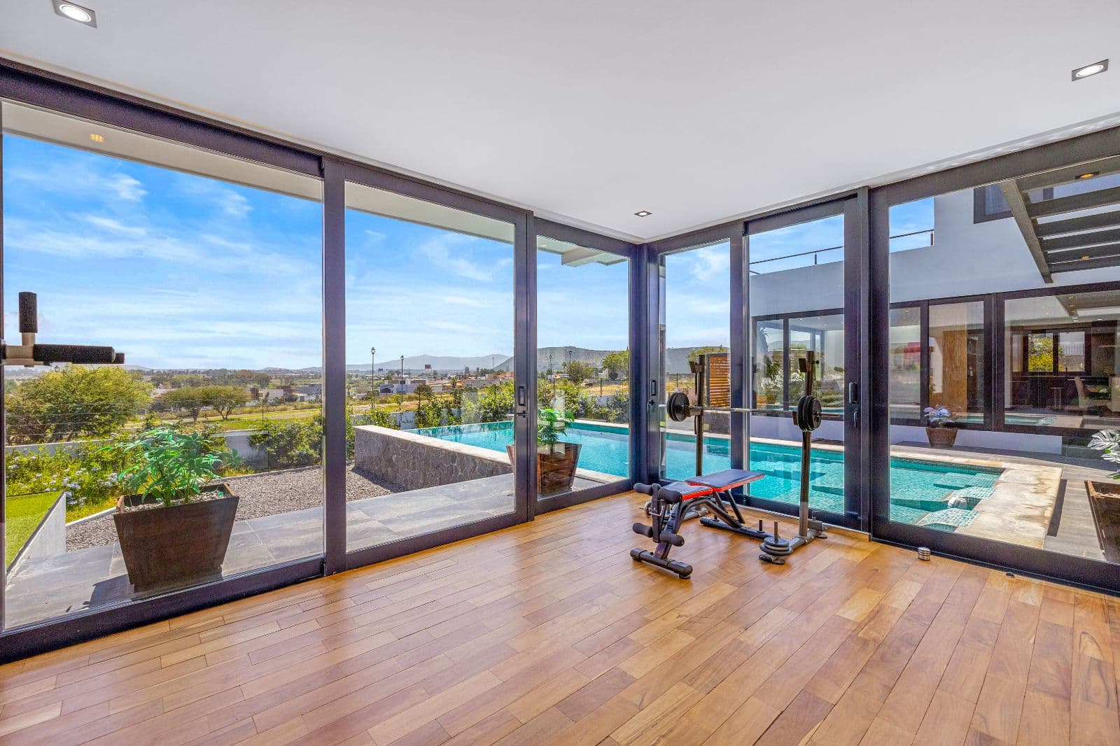 The Dream House — Zirándaro, San Miguel de Allende — photo 11 — panoramic views, luxurious fitness sanctuary
