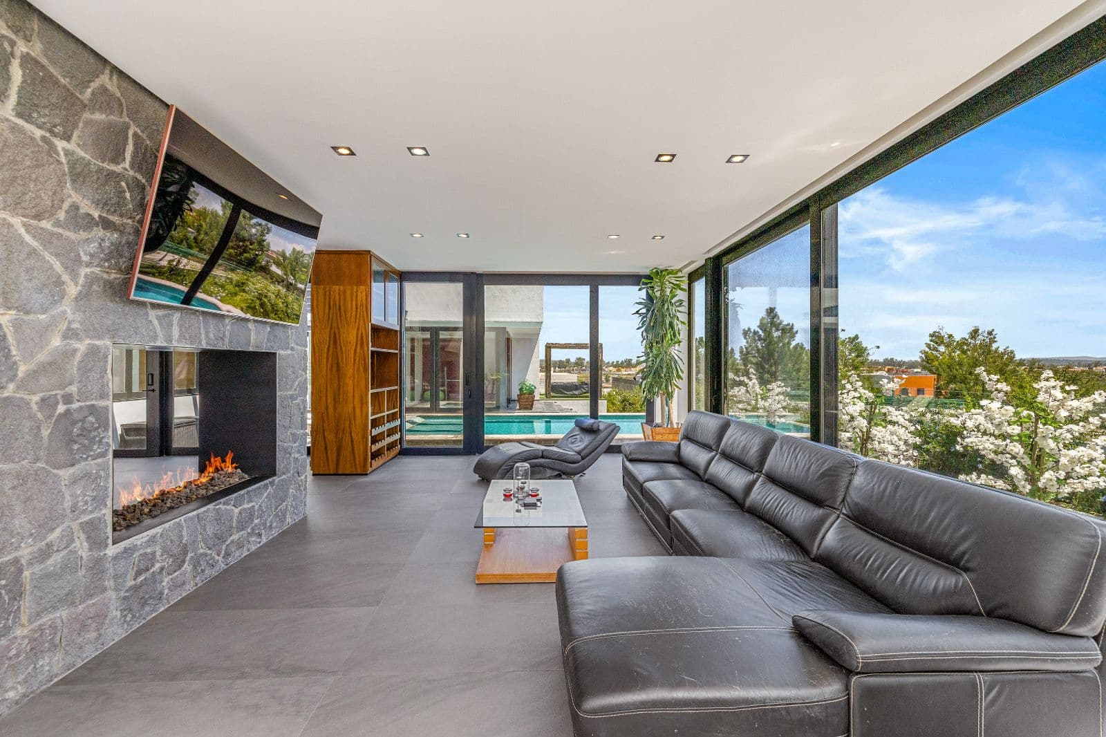 The Dream House — Zirándaro, San Miguel de Allende — photo 8 — sophisticated modern living, panoramic vistas
