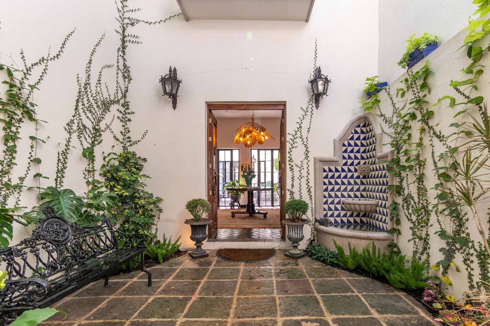 Casa Jacaranda — Guadiana, San Miguel de Allende — photo 2 — charming courtyard garden oasis awaits