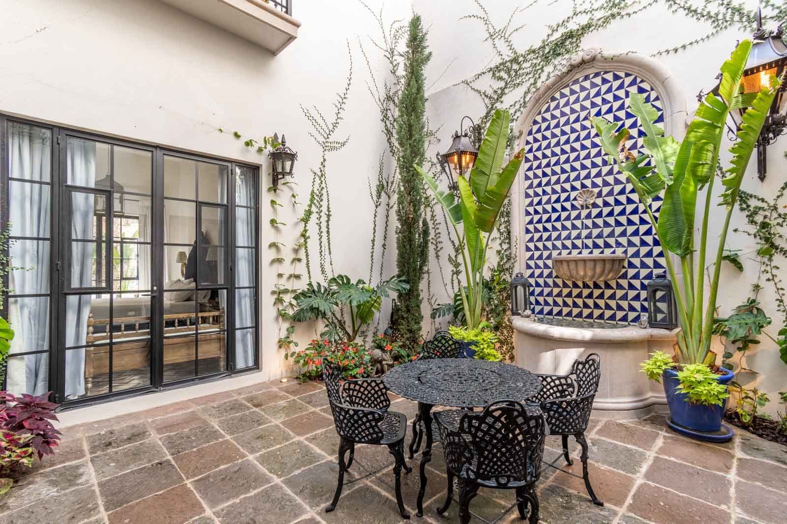 Casa Jacaranda — Guadiana, San Miguel de Allende — photo 11 — enchanting moorish courtyard oasis
