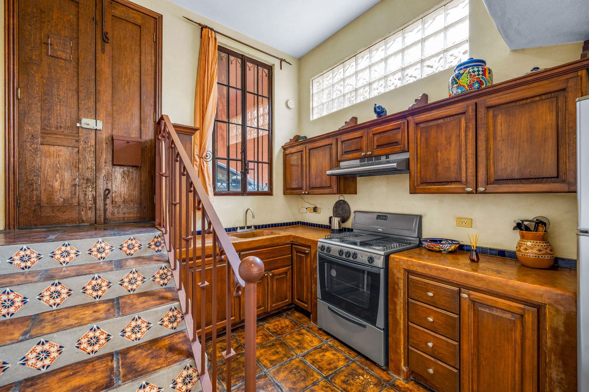 Casa de las Nubes — San Antonio, San Miguel de Allende — photo 4 — authentic colonial kitchen, artisanal charm