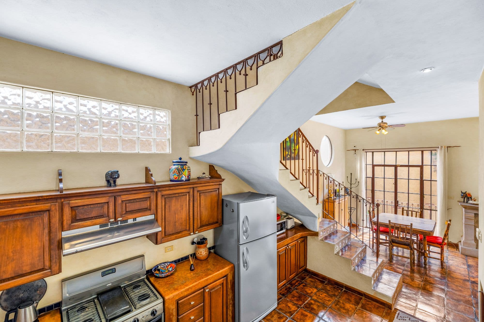 Casa de las Nubes — San Antonio, San Miguel de Allende — photo 3 — charming colonial kitchen, soaring ceilings