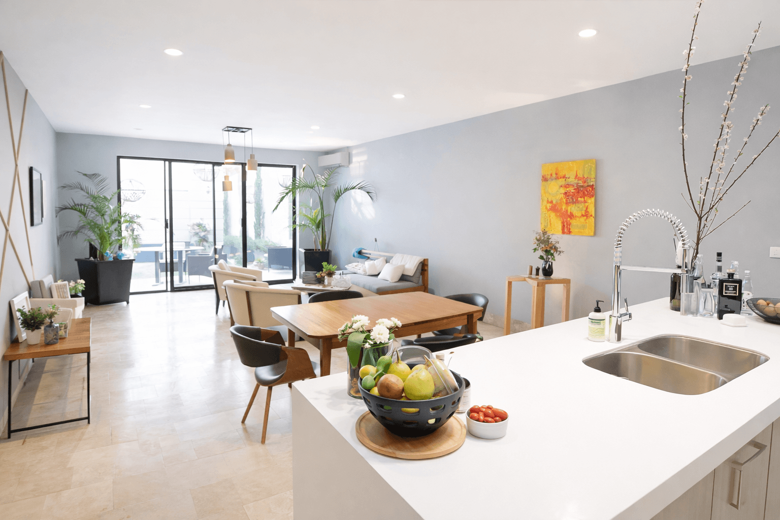 Casa Andrea — Valle del Maíz, San Miguel de Allende — photo 2 — luminous open-plan contemporary living space