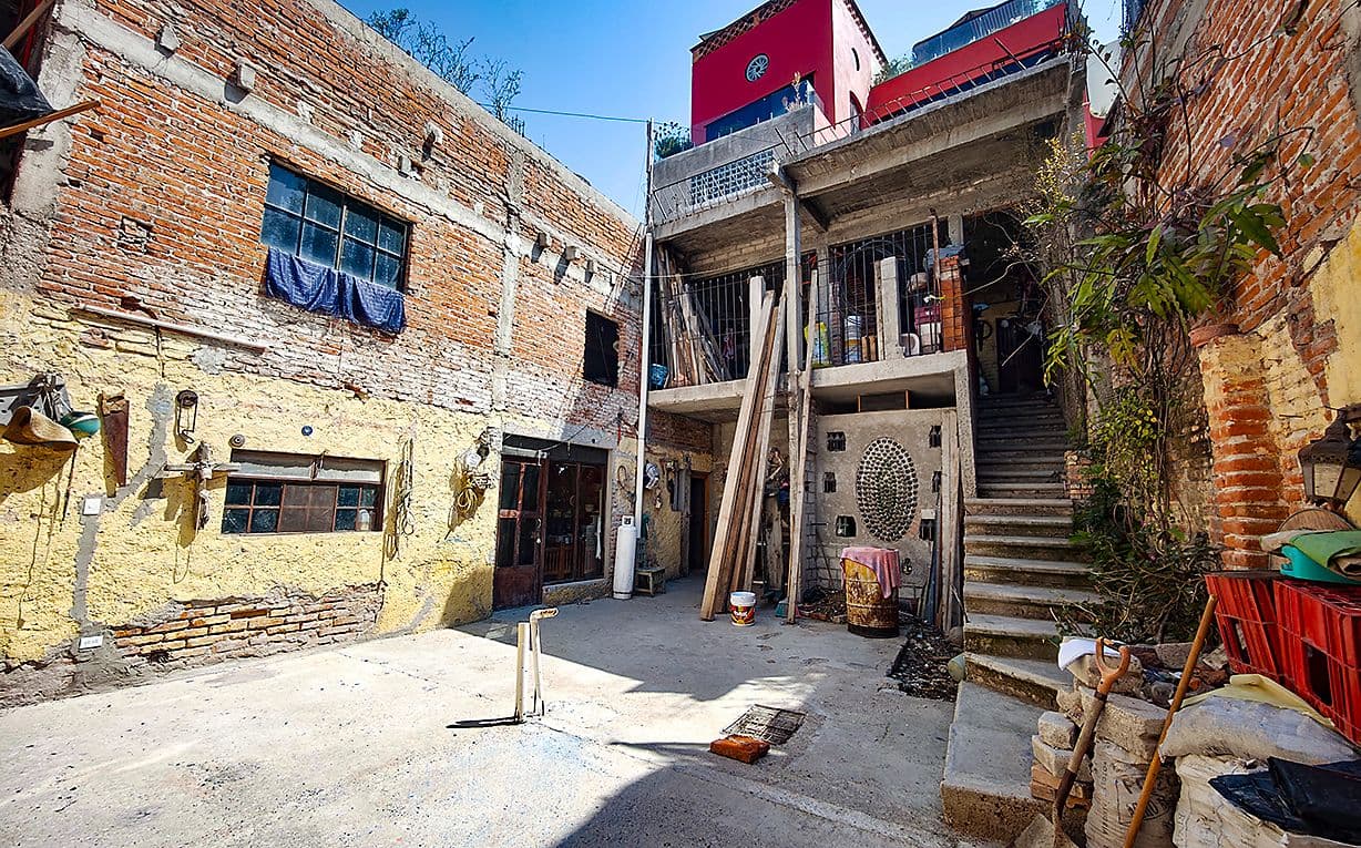 Proyecto Cjon. De Chepito — Centro, San Miguel de Allende — photo 12 — charming rustic courtyard, authentic architectural character
