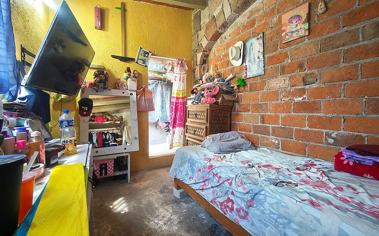 Proyecto Cjon. De Chepito — Centro, San Miguel de Allende — photo 25 — vibrant, sun-filled bedroom with character