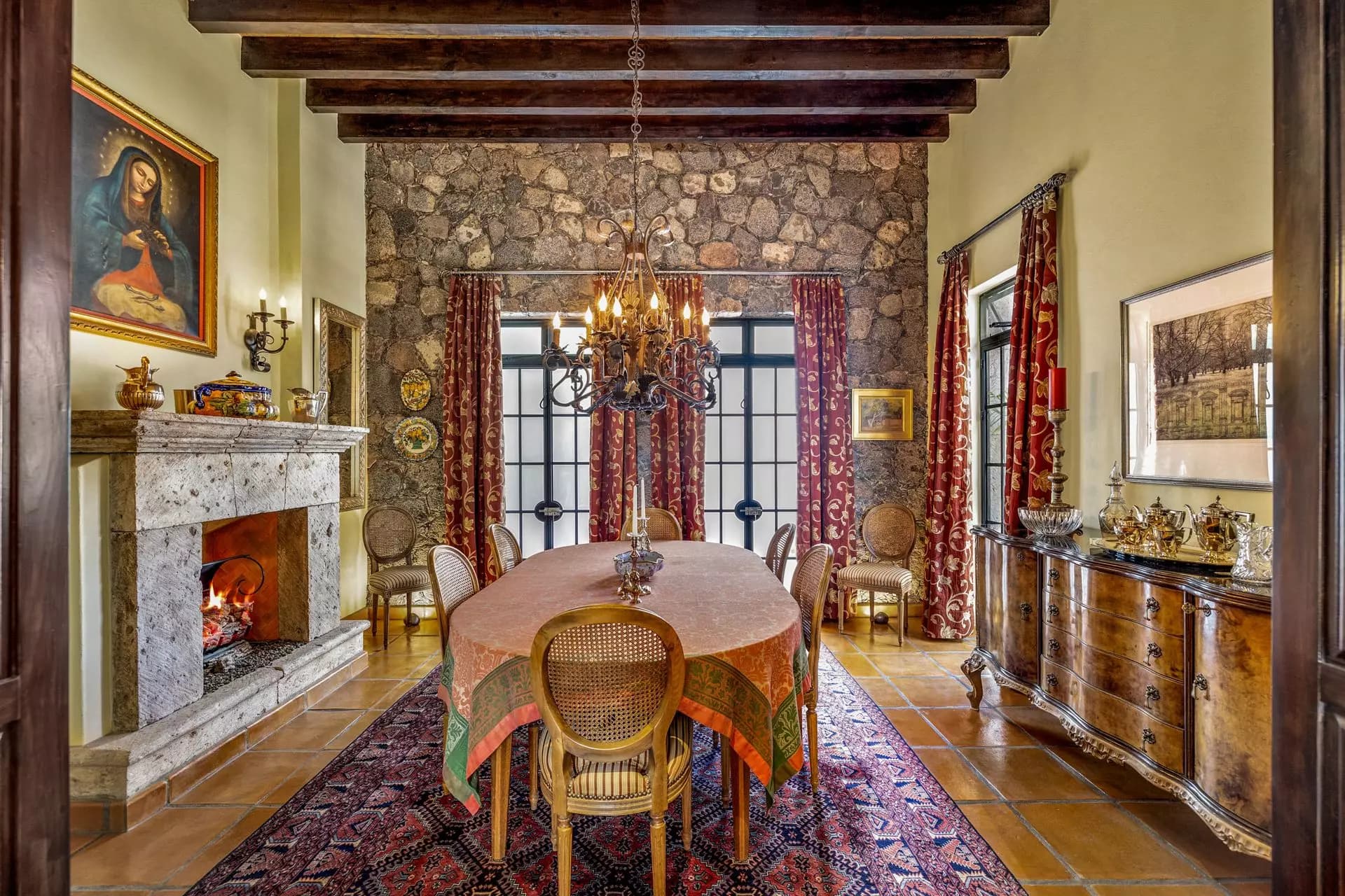 Casa Flora — Guadiana, San Miguel de Allende — photo 8 — elegant colonial dining with authentic charm