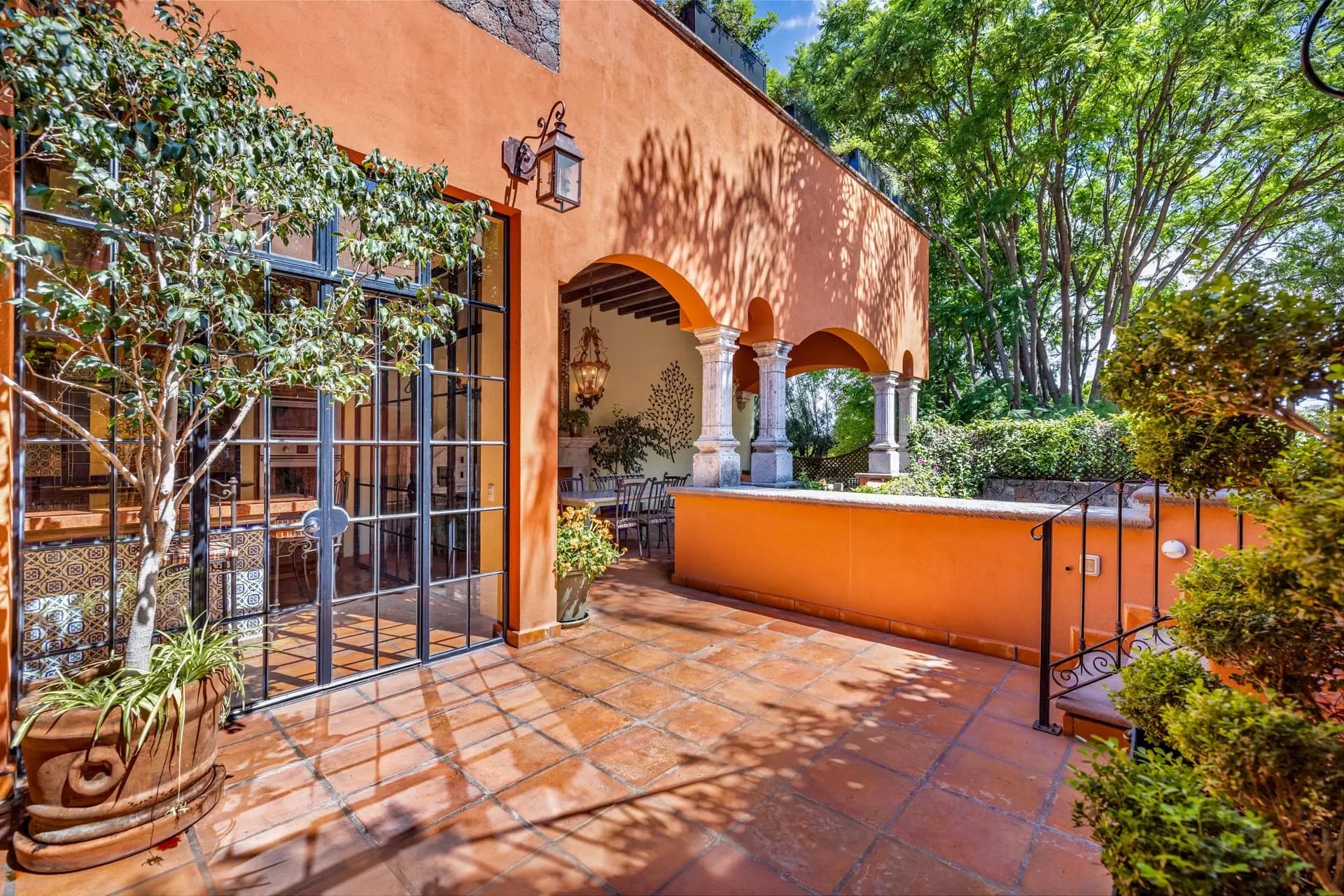 Casa Flora — Guadiana, San Miguel de Allende — photo 15 — charming colonial courtyard, dappled shade elegance