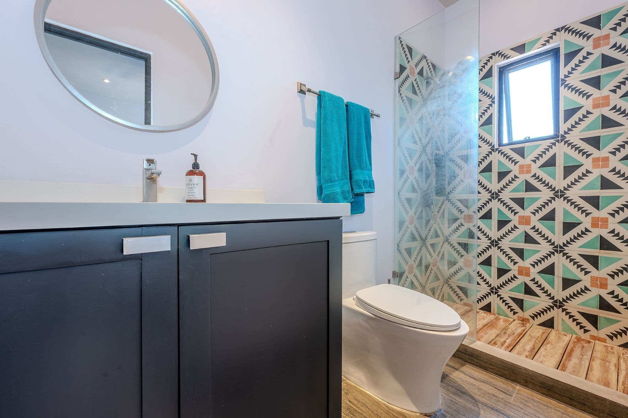 Casa Bella-Vista — Caracol, San Miguel de Allende — photo 12 — contemporary spa-inspired ensuite retreat