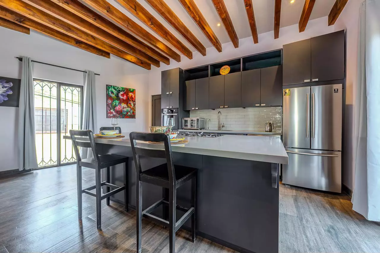Casa Bella-Vista — Caracol, San Miguel de Allende — photo 2 — contemporary elegance meets rustic charm warmly