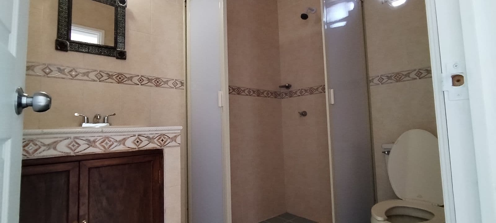 Casa Gogorrón Brisas — Las Brisas, San Miguel de Allende — photo 6 — elegant spa-inspired bathroom retreat