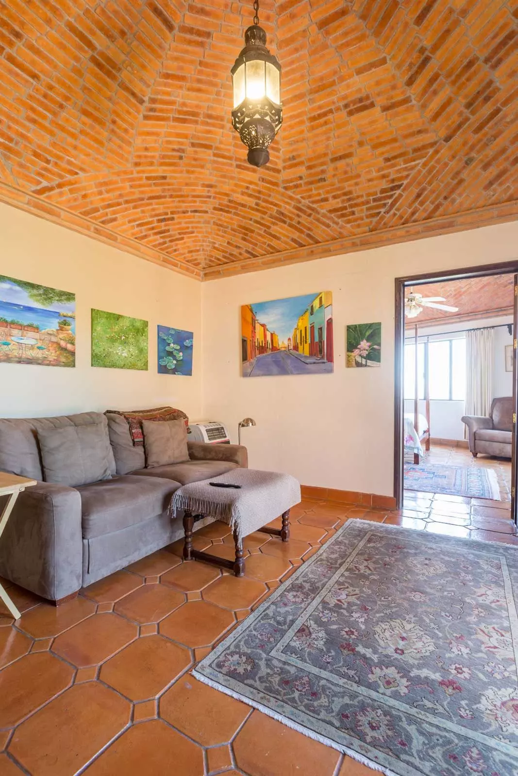 Casa Mirador del Sol — Ojo de Agua, San Miguel de Allende — photo 18 — charming vaulted brick living room