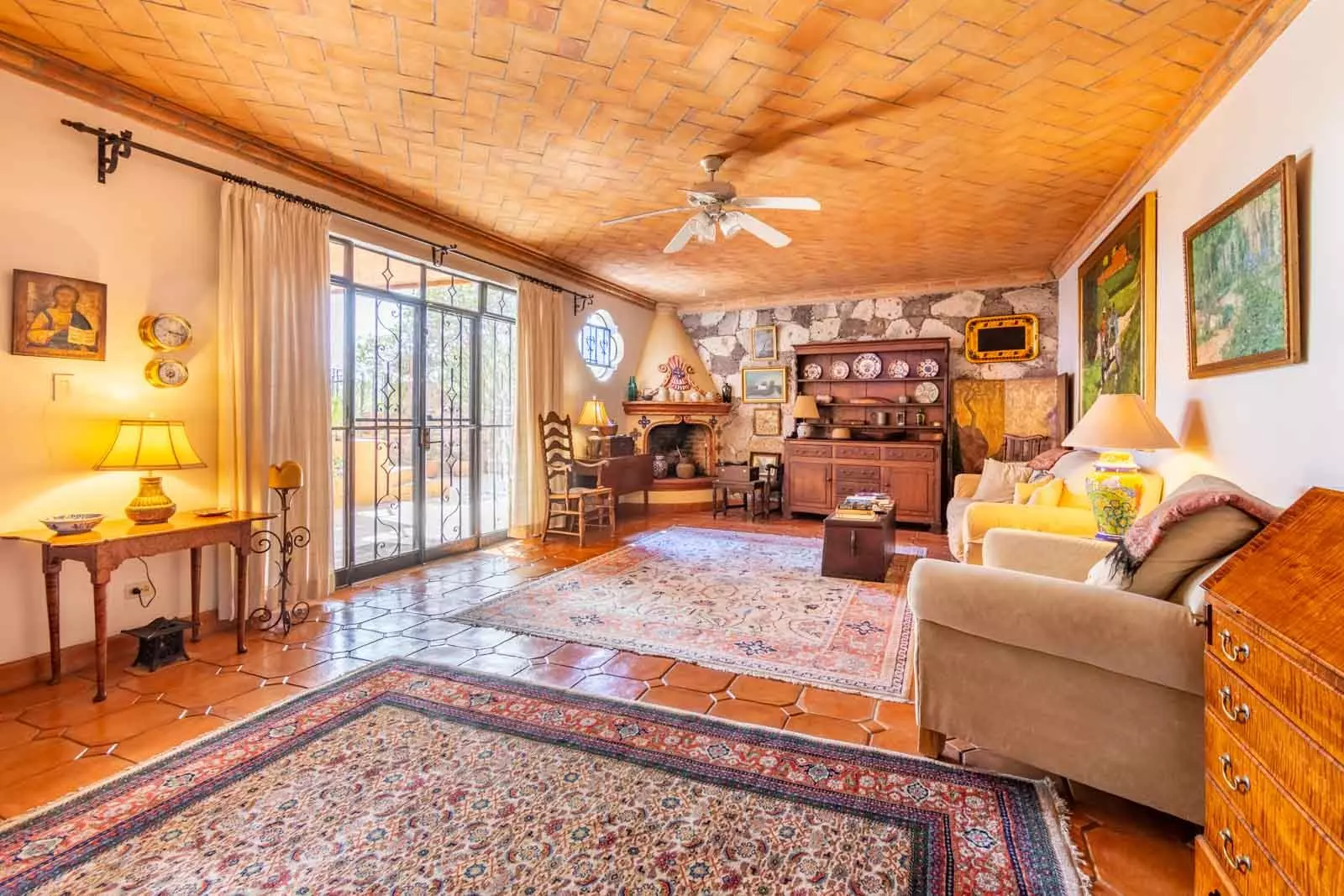 Casa Mirador del Sol — Ojo de Agua, San Miguel de Allende — photo 4 — sunlit colonial living with authentic charm